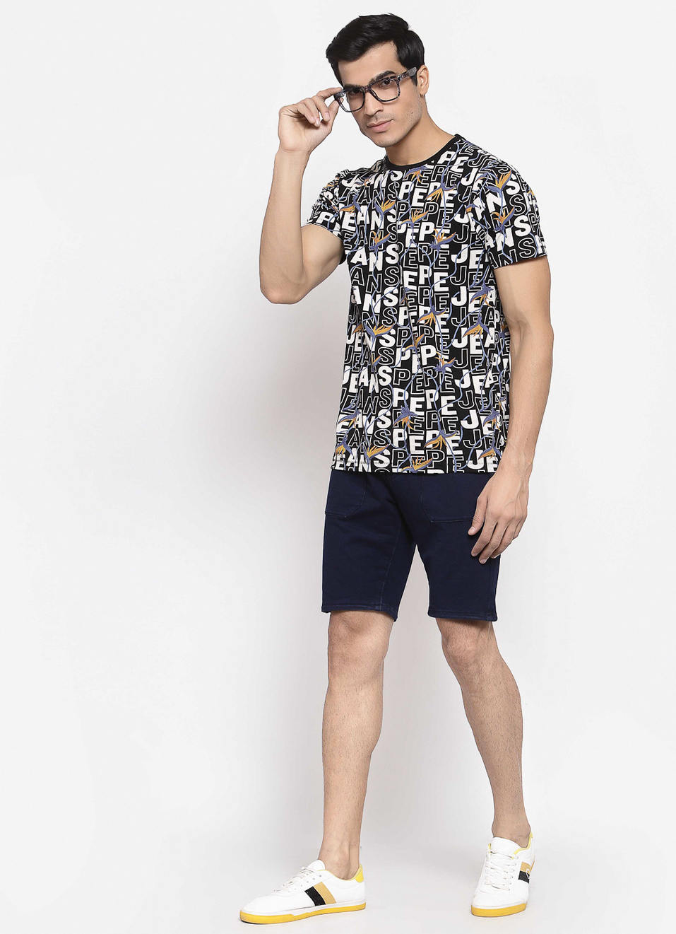 Devlin Regular Fit Mid Waist Elasticated Bermuda Shorts, , large image number 3