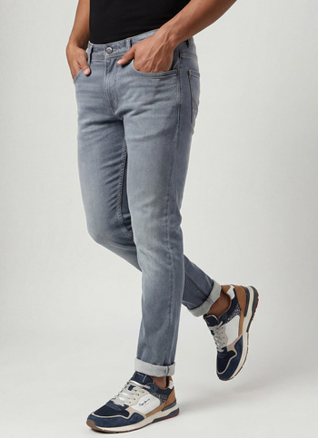 Tapered Vapour Tapered Fit Low Waist Jeans