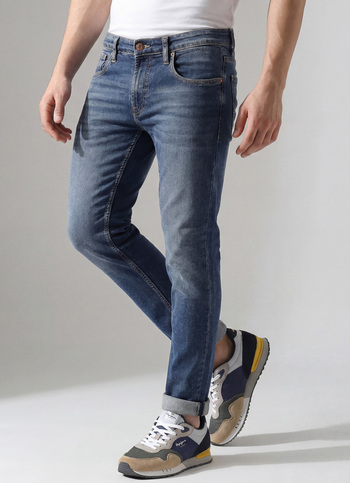 Tapered Vapour Tapered Fit Low Waist Jeans
