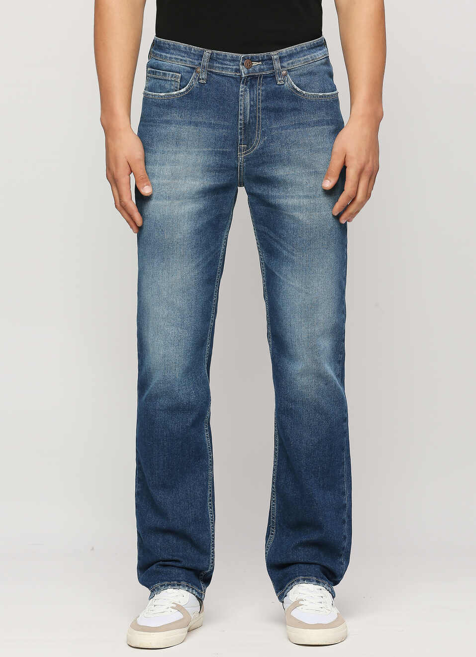 Kingston Blue Mid Waist Relaxed Fit Jeans, , large image number 1