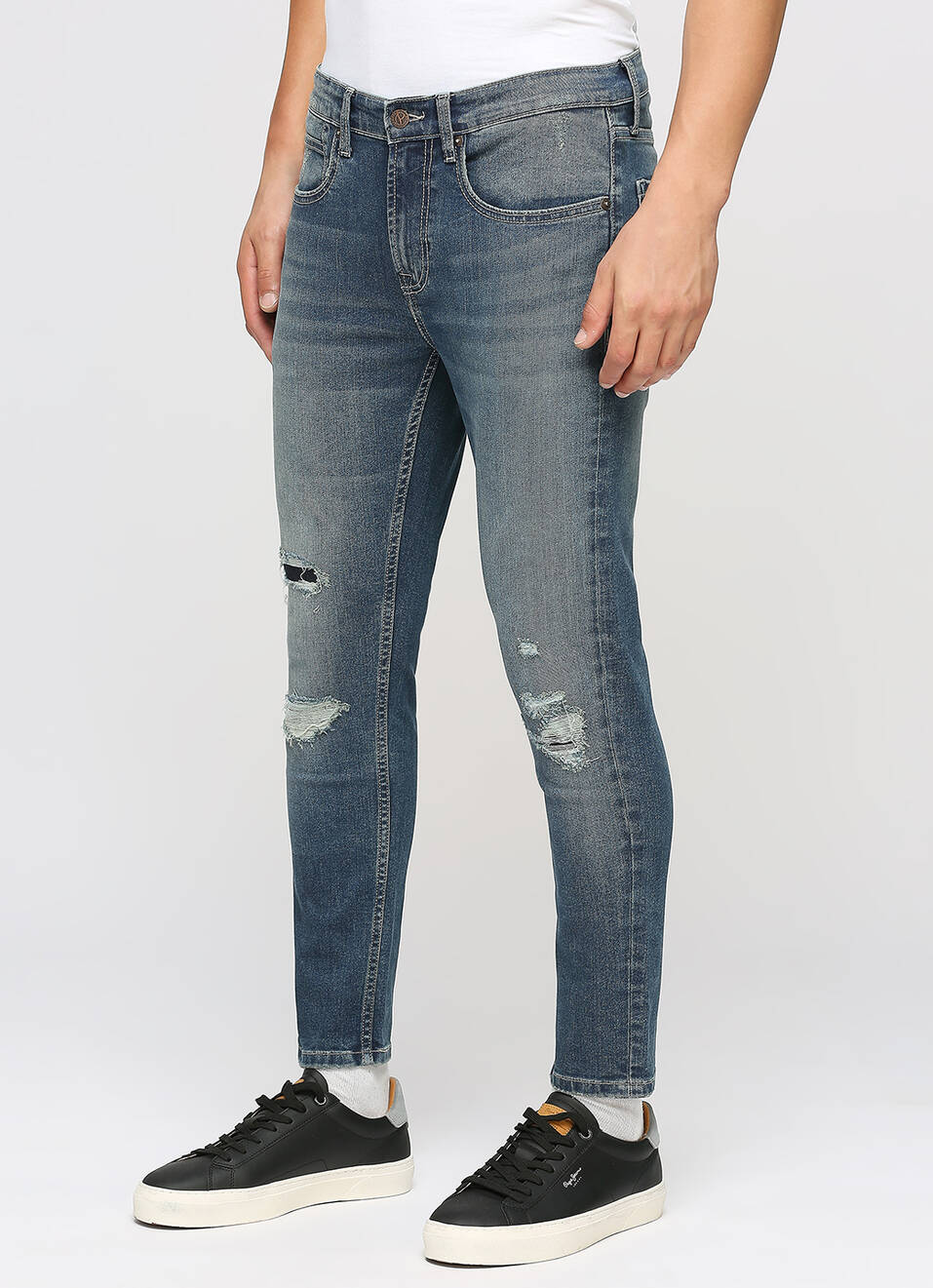 Chinox Distressed Blue Mid Rise Ankle Jeans, , large image number 5