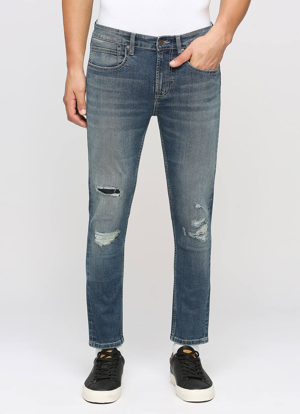 Chinox Distressed Blue Mid Rise Ankle Jeans, , large image number 6