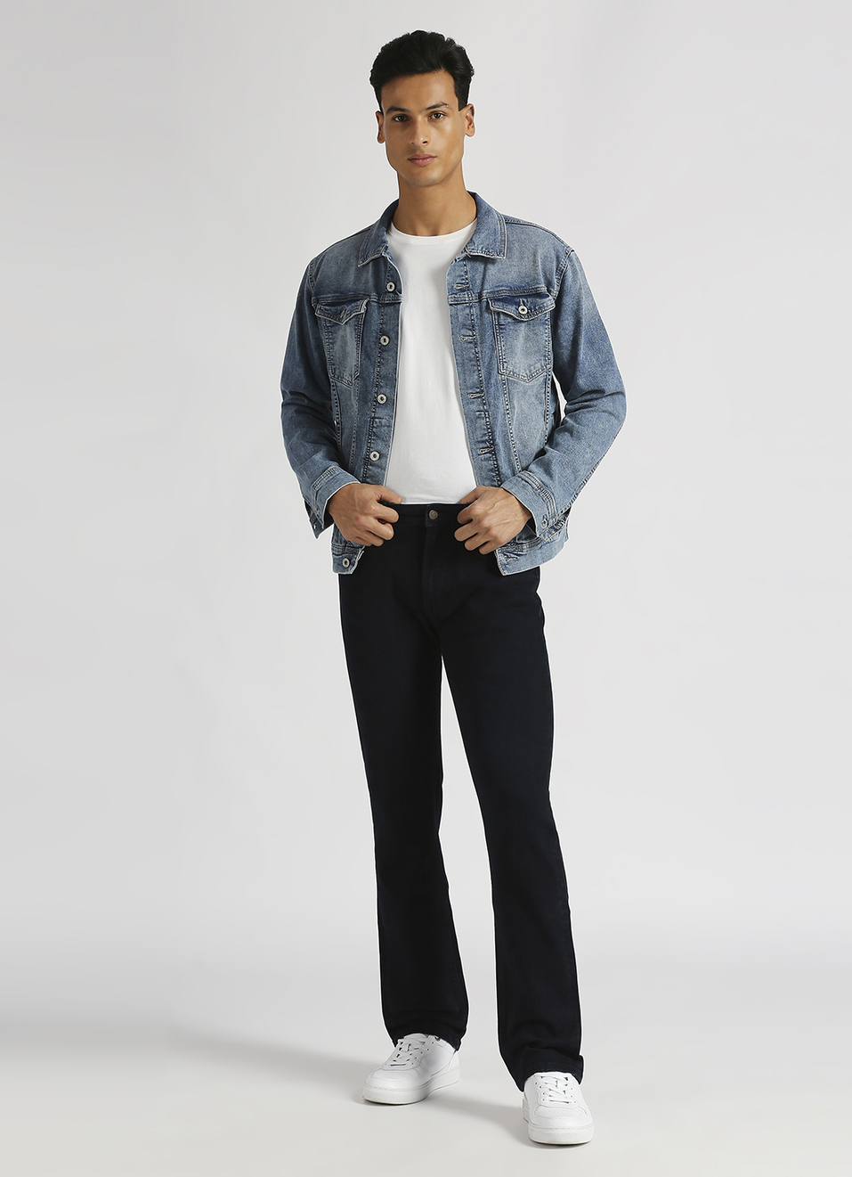 Holborne Tinted Wash Mid Rise Straight Fit Jeans, , large image number 1