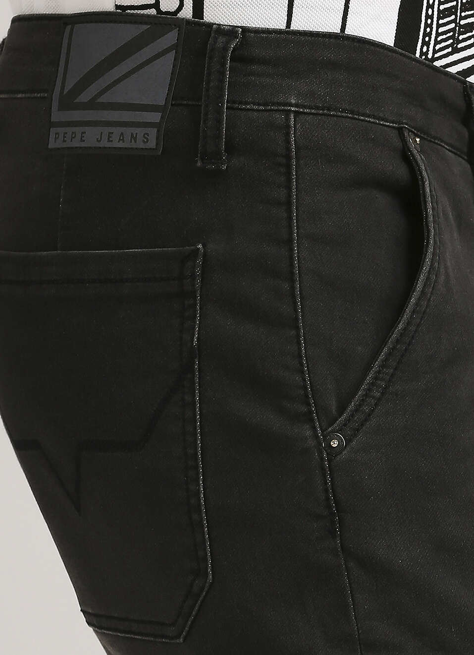 Chinox Black Mid Rise Relaxed Shorts, , large image number 4