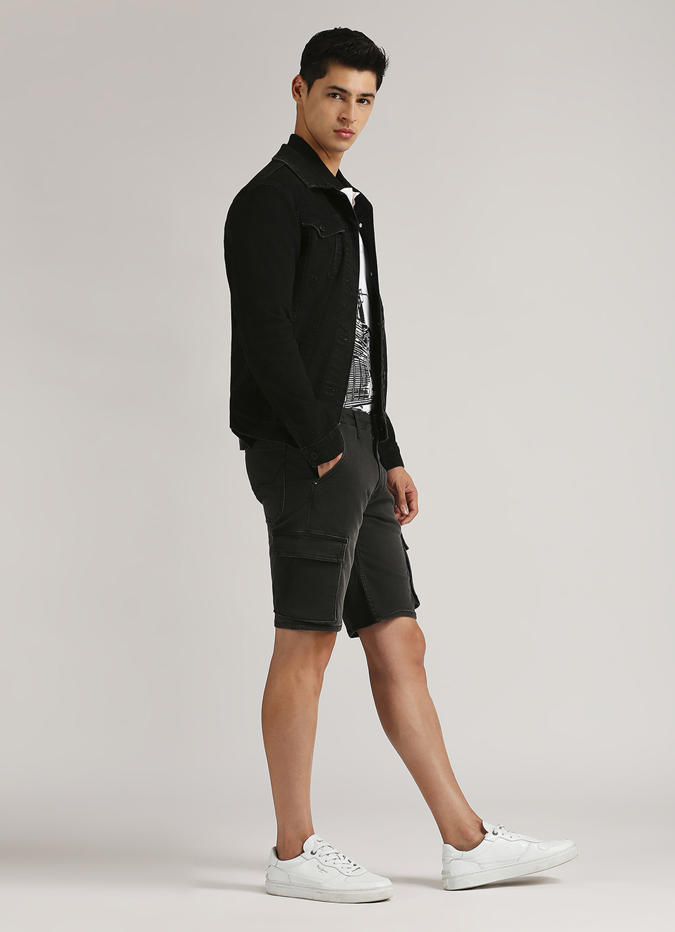 Chinox Black Mid Rise Relaxed Shorts, , large image number 5