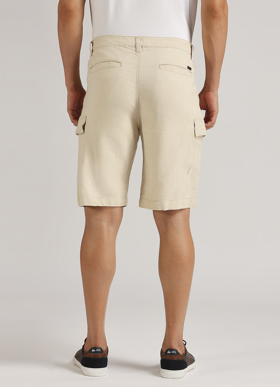 Off White Back Welt Pockets Linen Cargo Shorts, , large image number 3