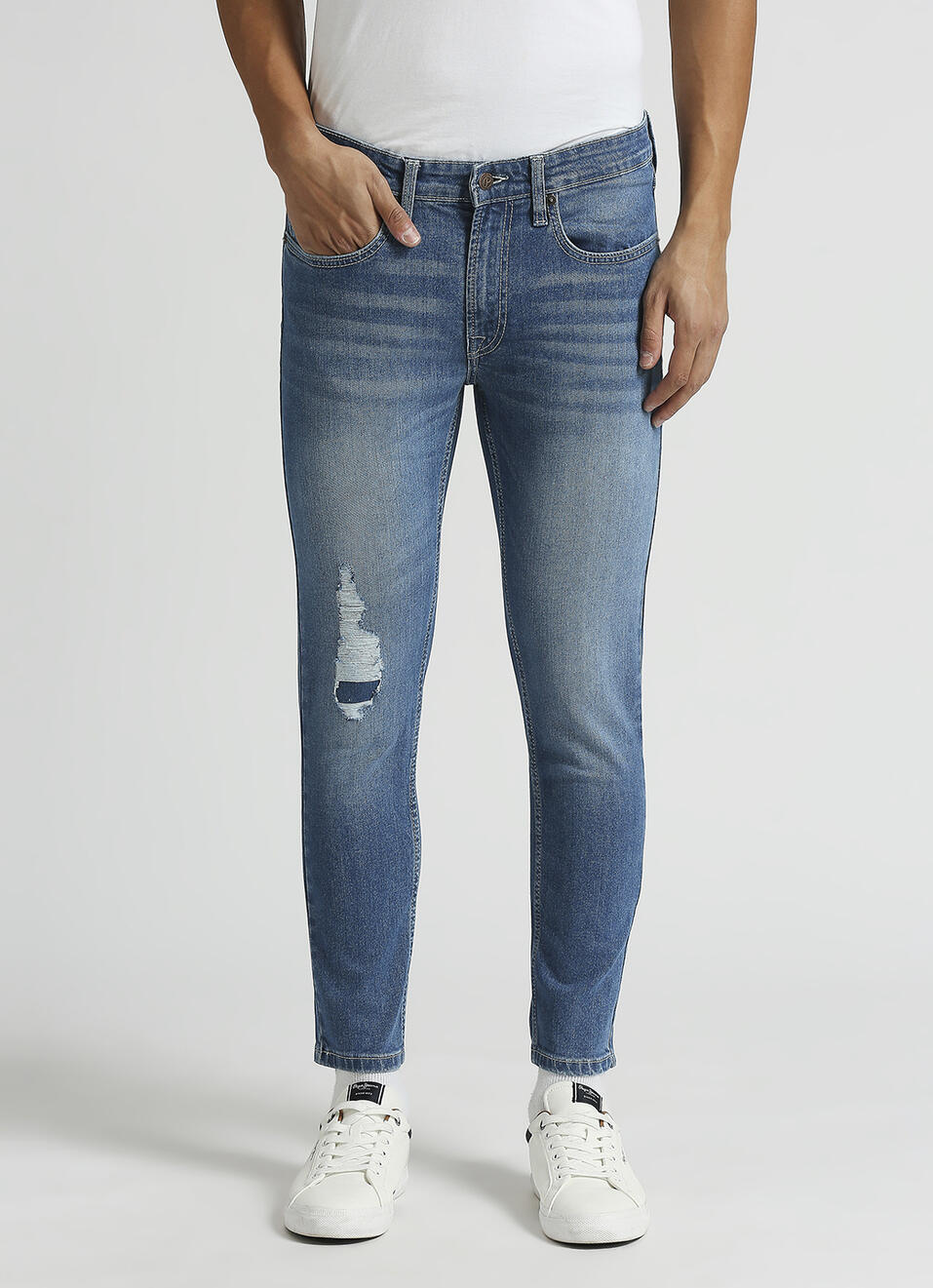 Chinox Distressed Light Blue Mid Rise Ankle Jeans, , large image number 2