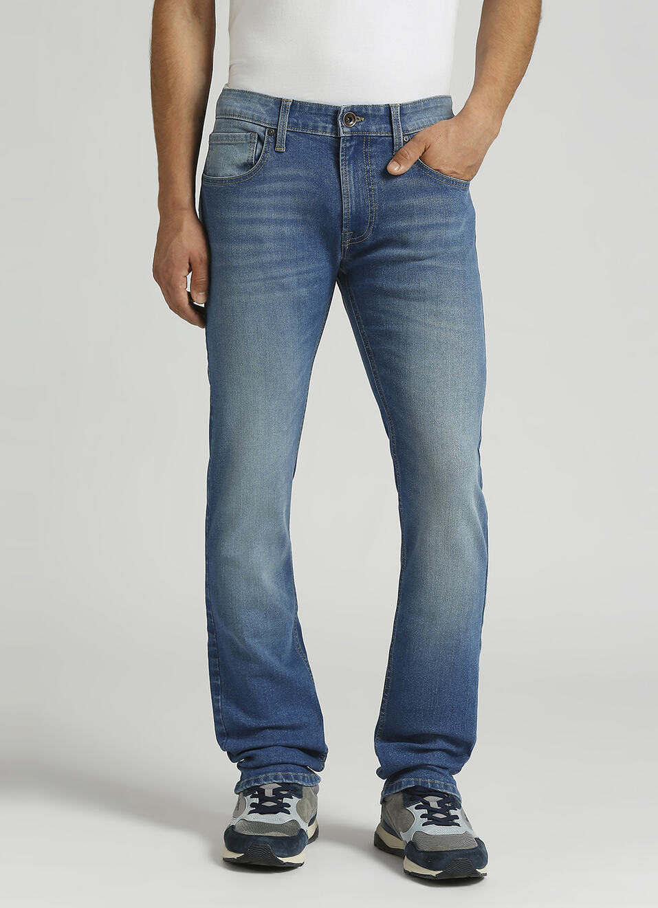 Men Light Blue Mid Rise Slim Fit Jeans, , large image number 2