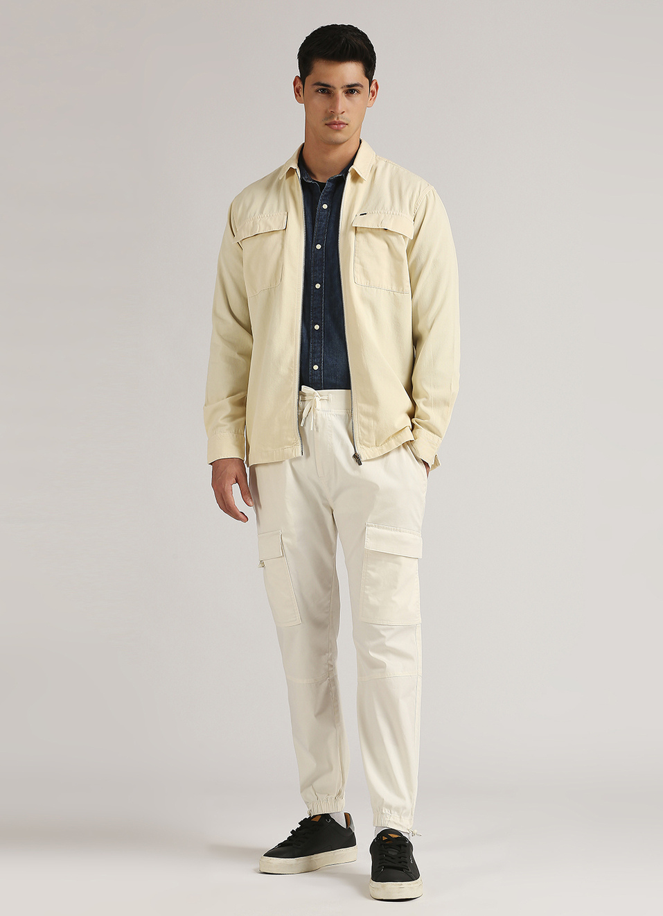 Off White Solid Patch Pockets Joggers, , large image number 3