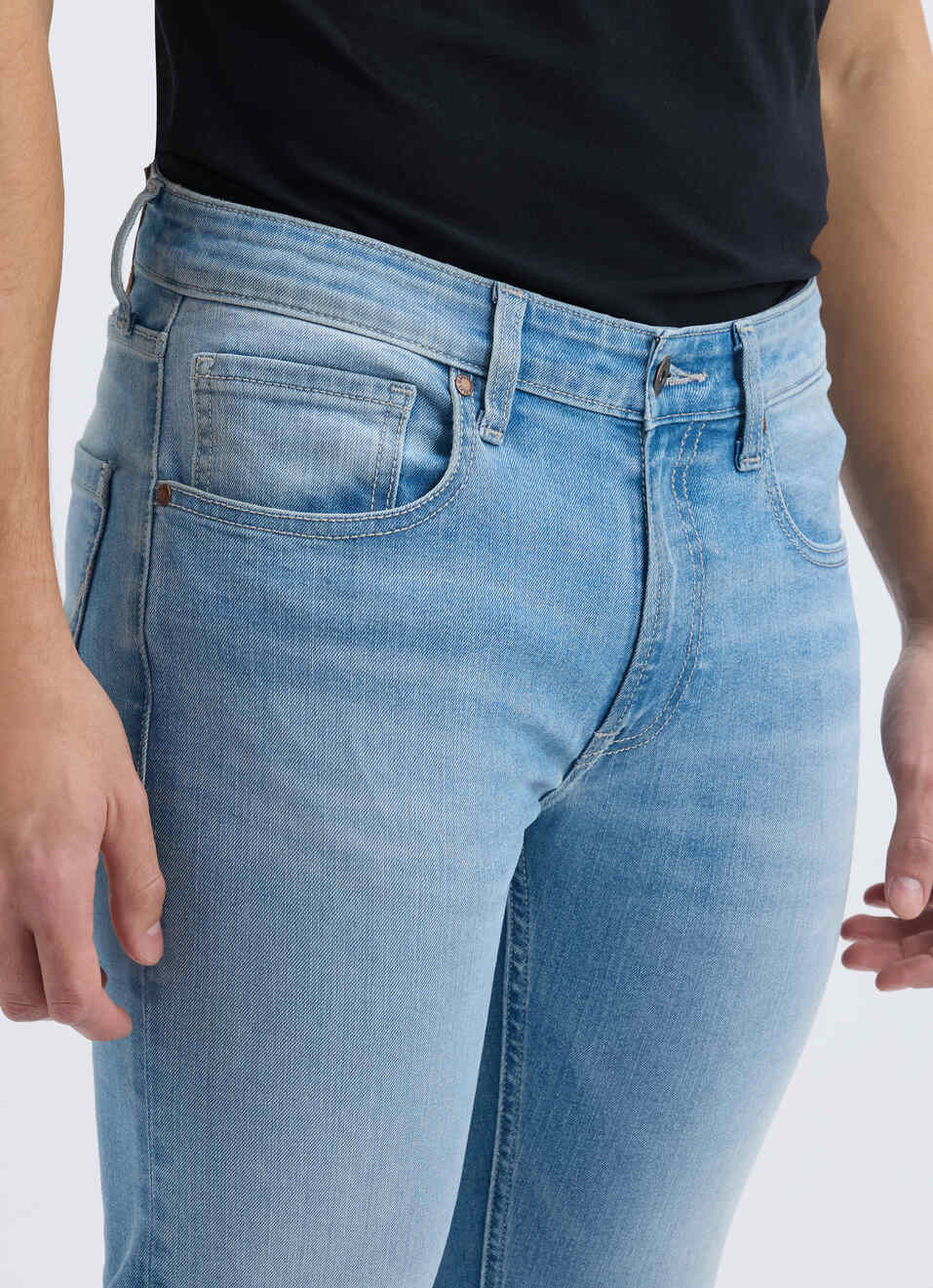 Men Light Blue Mid Rise Slim Jeans, , large image number 4