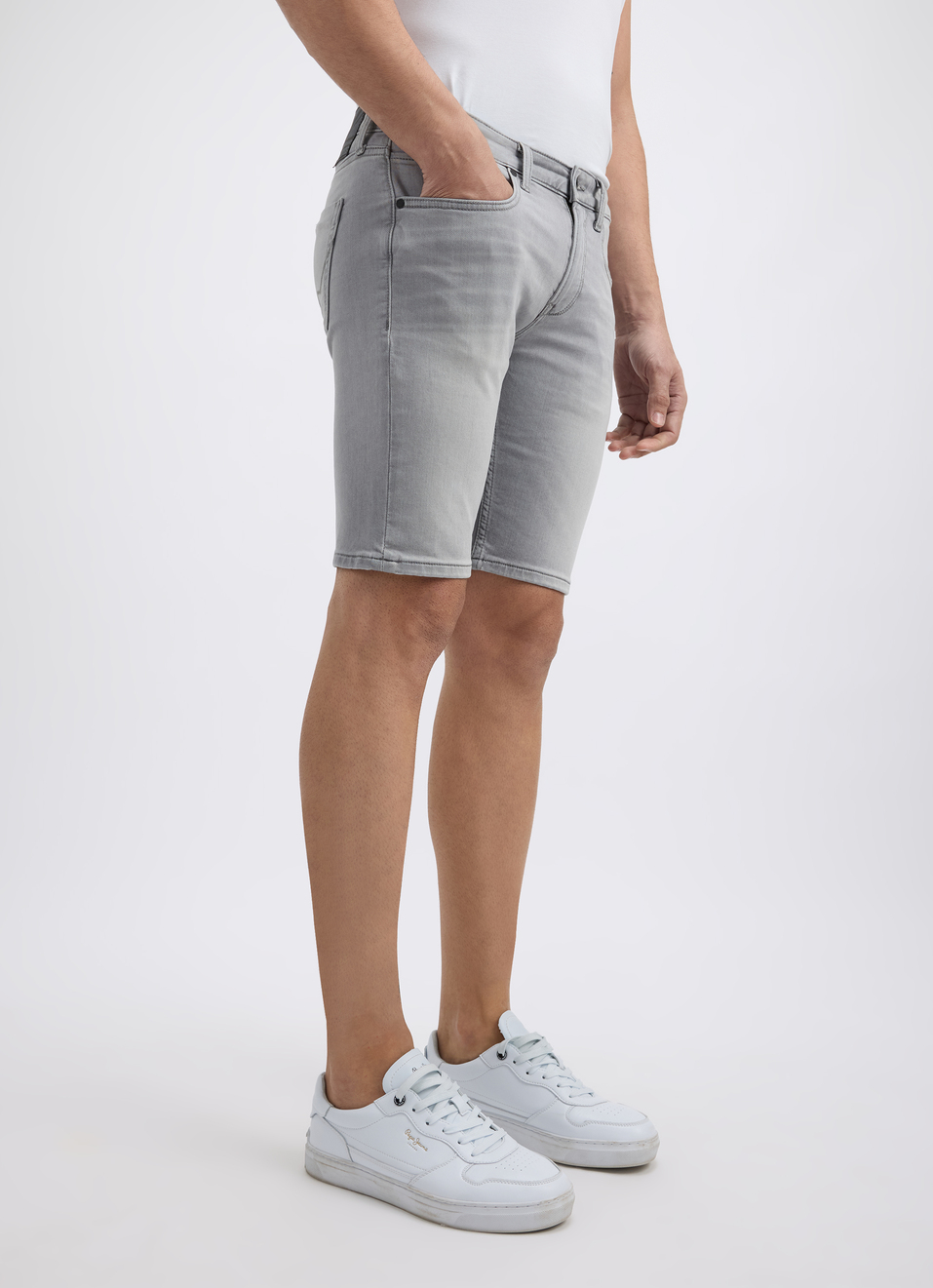 Men Grey Mid Rise Slim Fit Shorts, , large image number 3