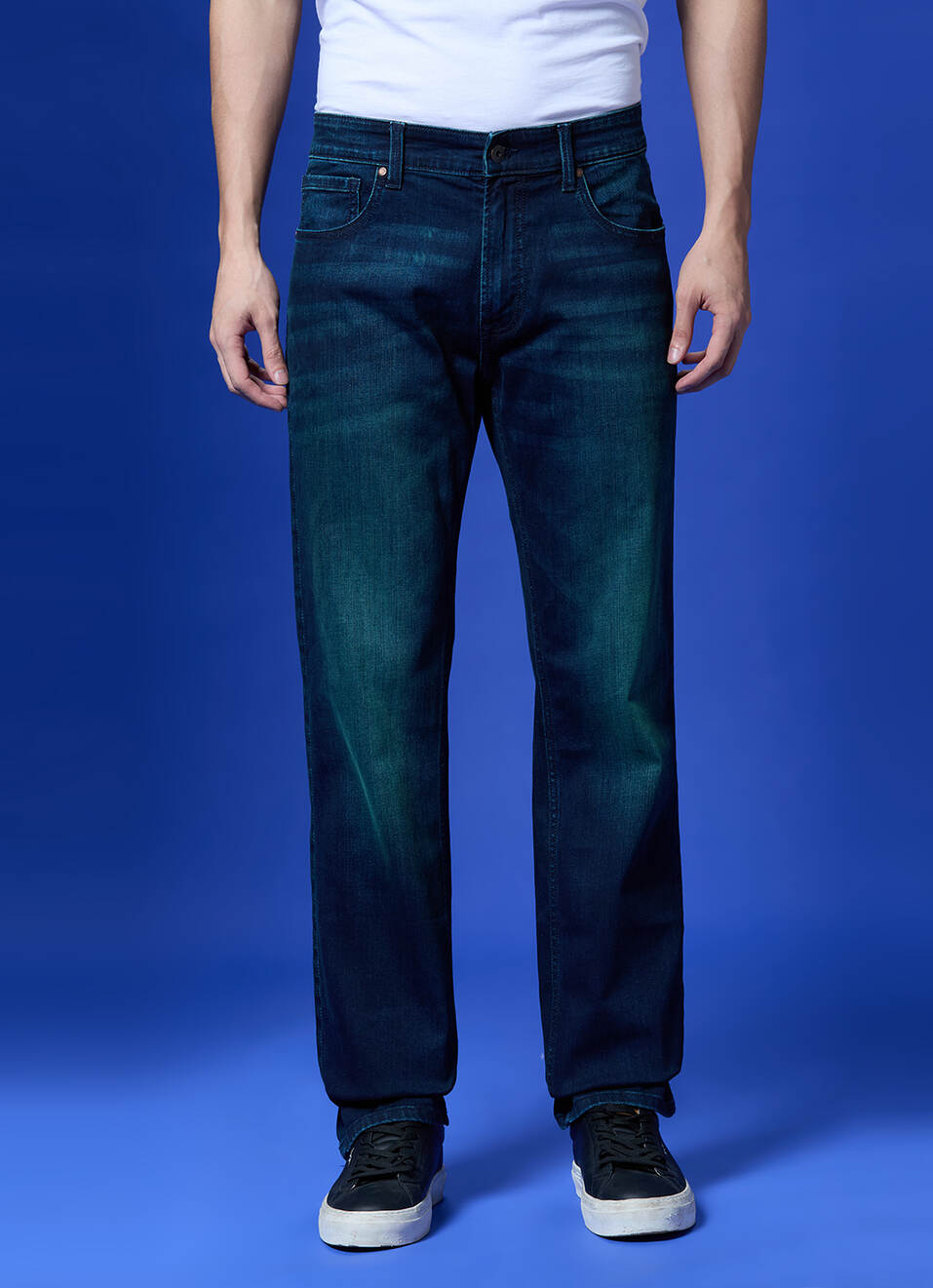 Men Blue Mid Rise Straight Jeans, , large image number 2