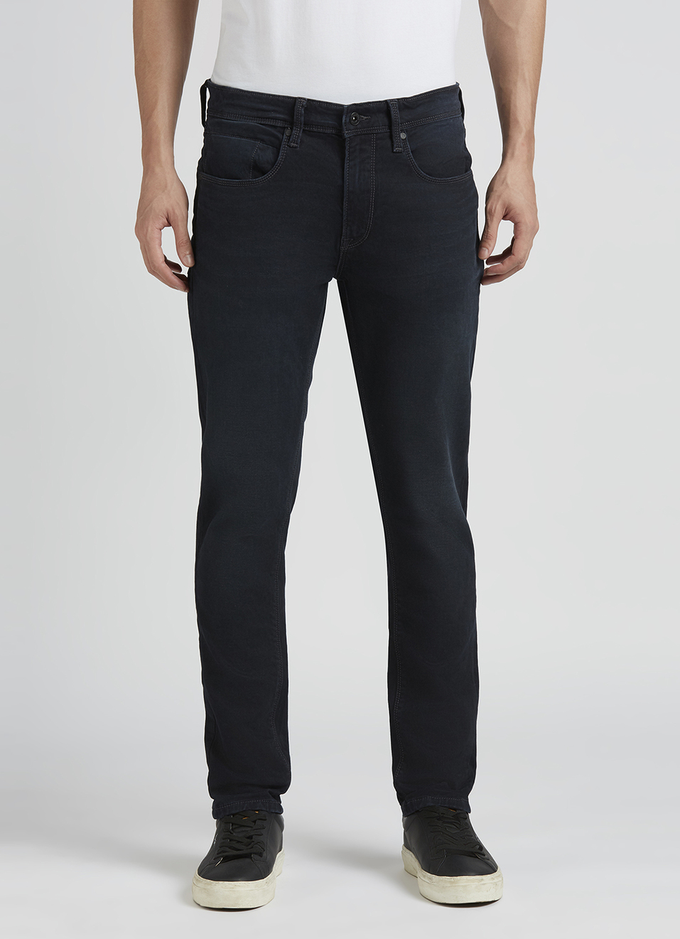 Chinox Black Mid Rise Tapered Jeans, , large image number 6