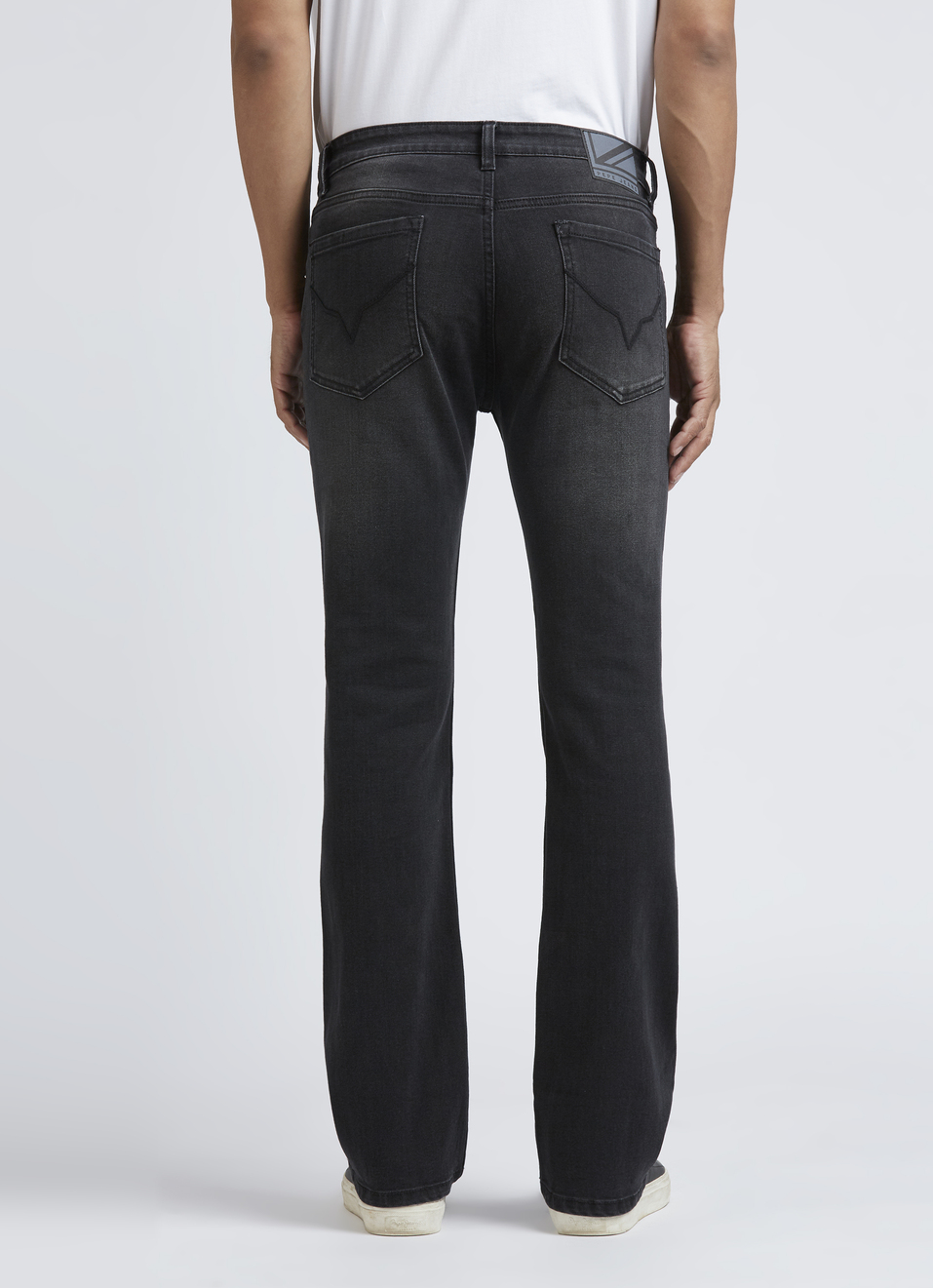 Men Black Mid Rise Stretchable Bootcut Jeans, , large image number 2