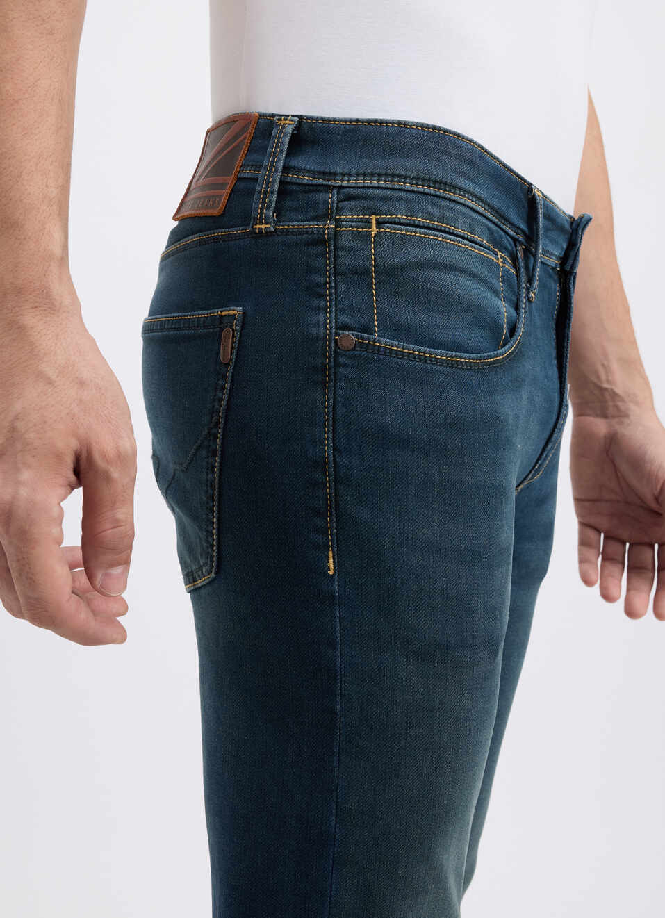 Men Blue Mid Rise Tapered Structured Jeans, , large image number 4