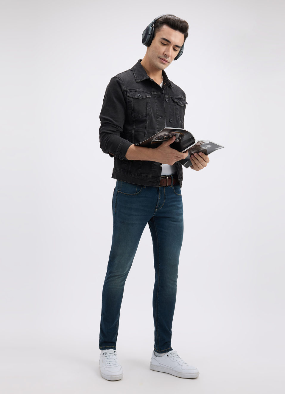 Men Blue Mid Rise Tapered Structured Jeans, , large image number 5