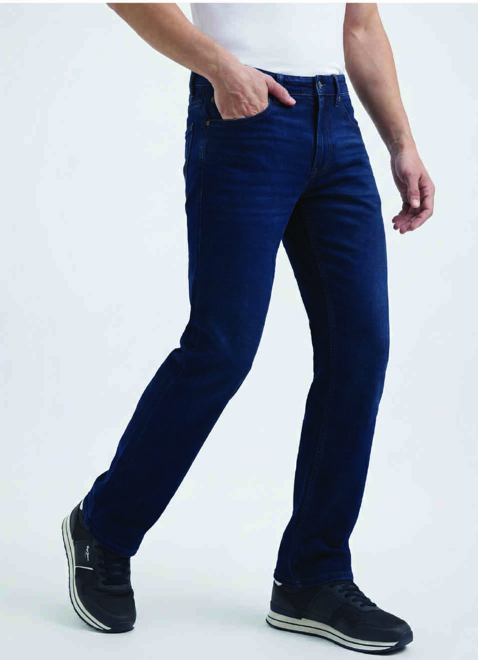 Men Dark Blue Straight Fit Mid Rise Jeans, , large image number 0