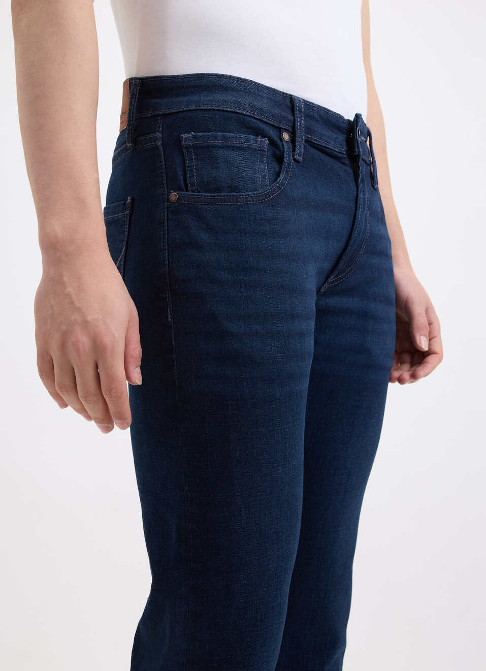 Men Dark Blue Slim Tapered Fit Low Rise Distressed Jeans , , large image number 4