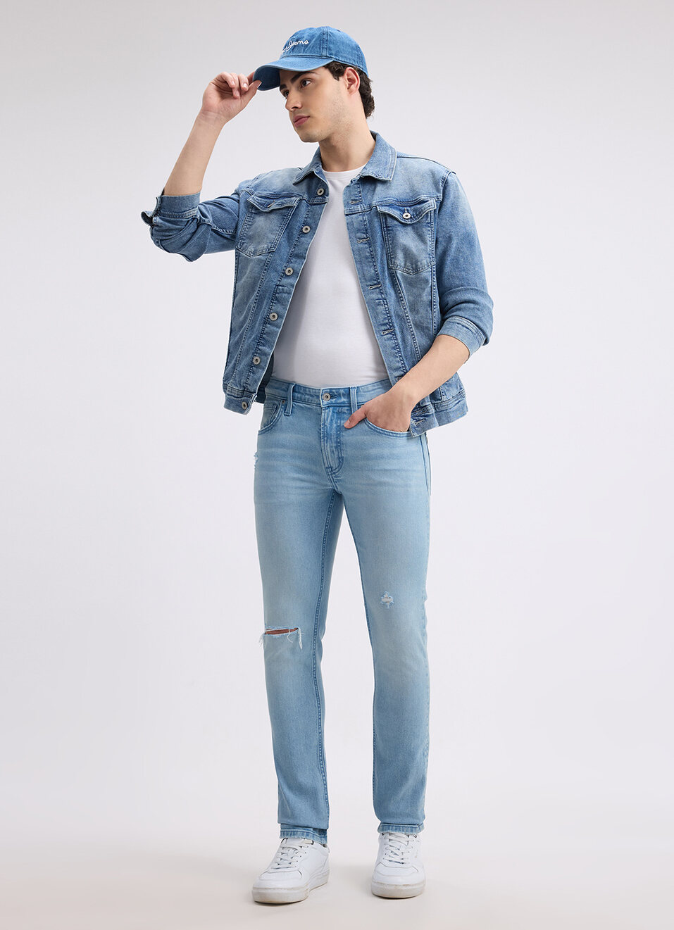 Men Blue Slim Fit Mid Rise Distressed Jeans , , large image number 3