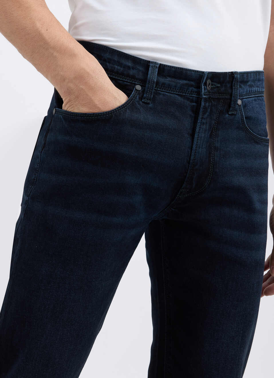 Men Black Mid Rise Straight Structured Jeans, , large image number 4