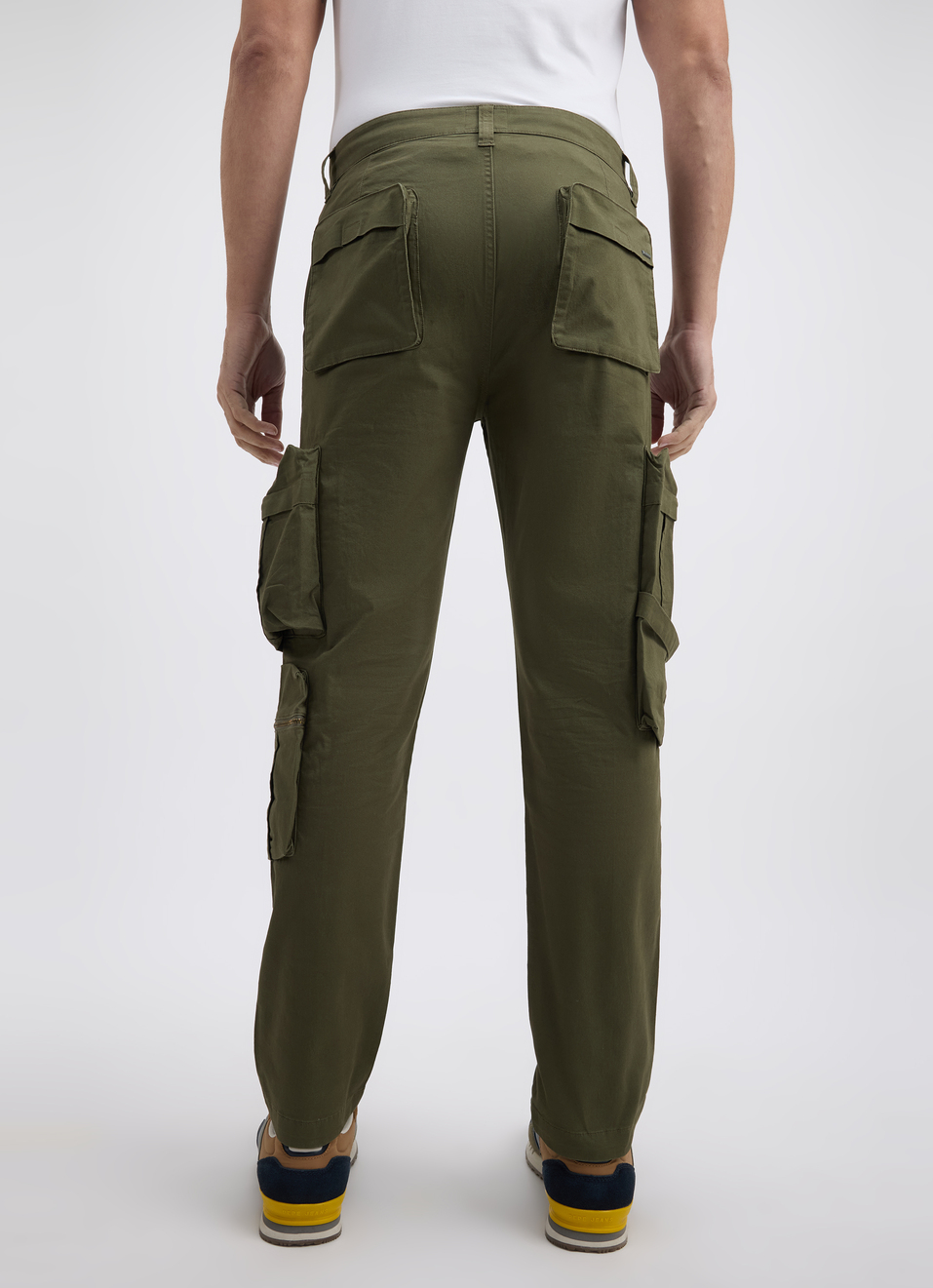 Men Green Mid Rise Stretch Cargos, , large image number 2