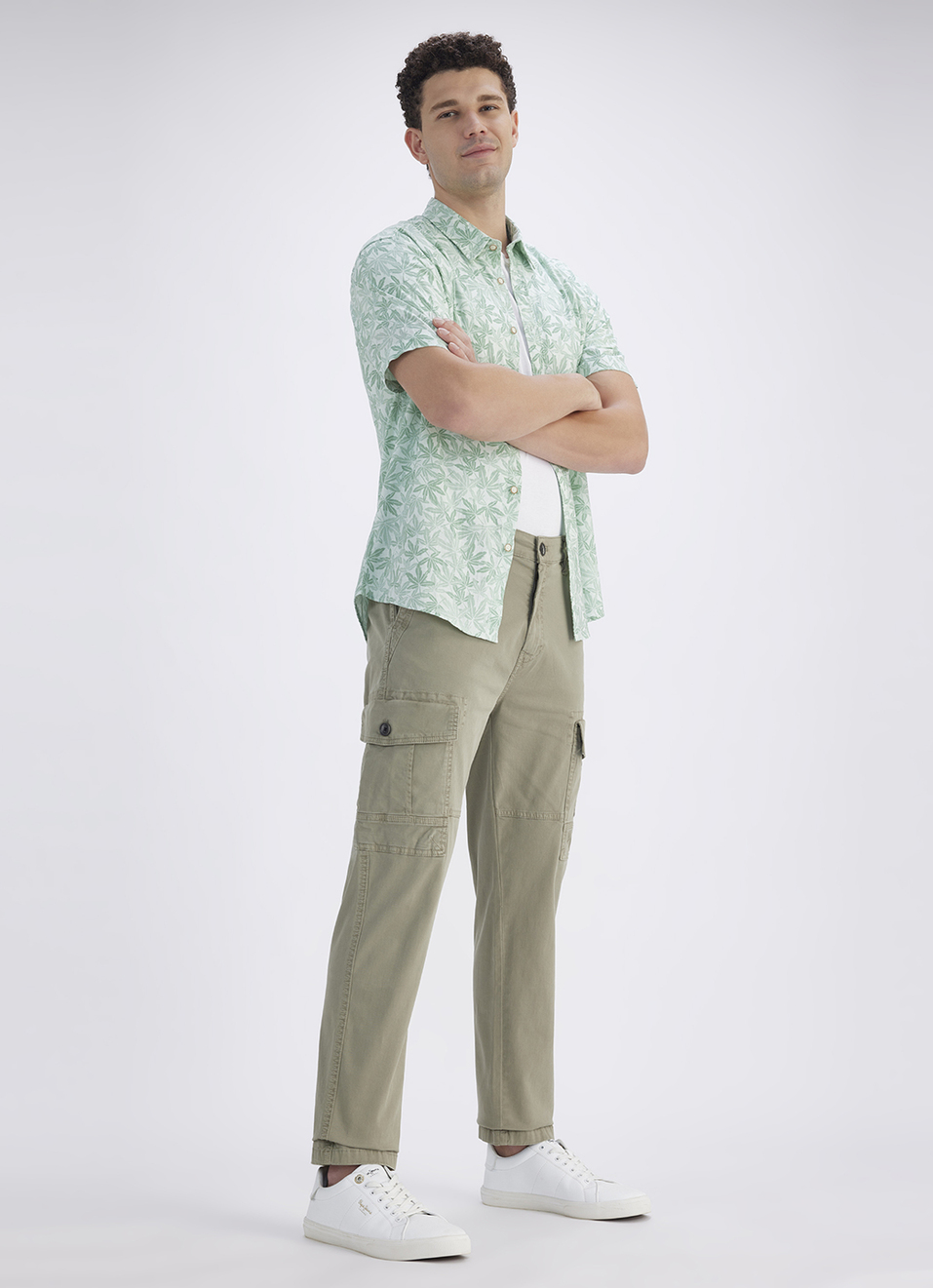 Men Green Overdyed Mid Rise Cargos, , large image number 6