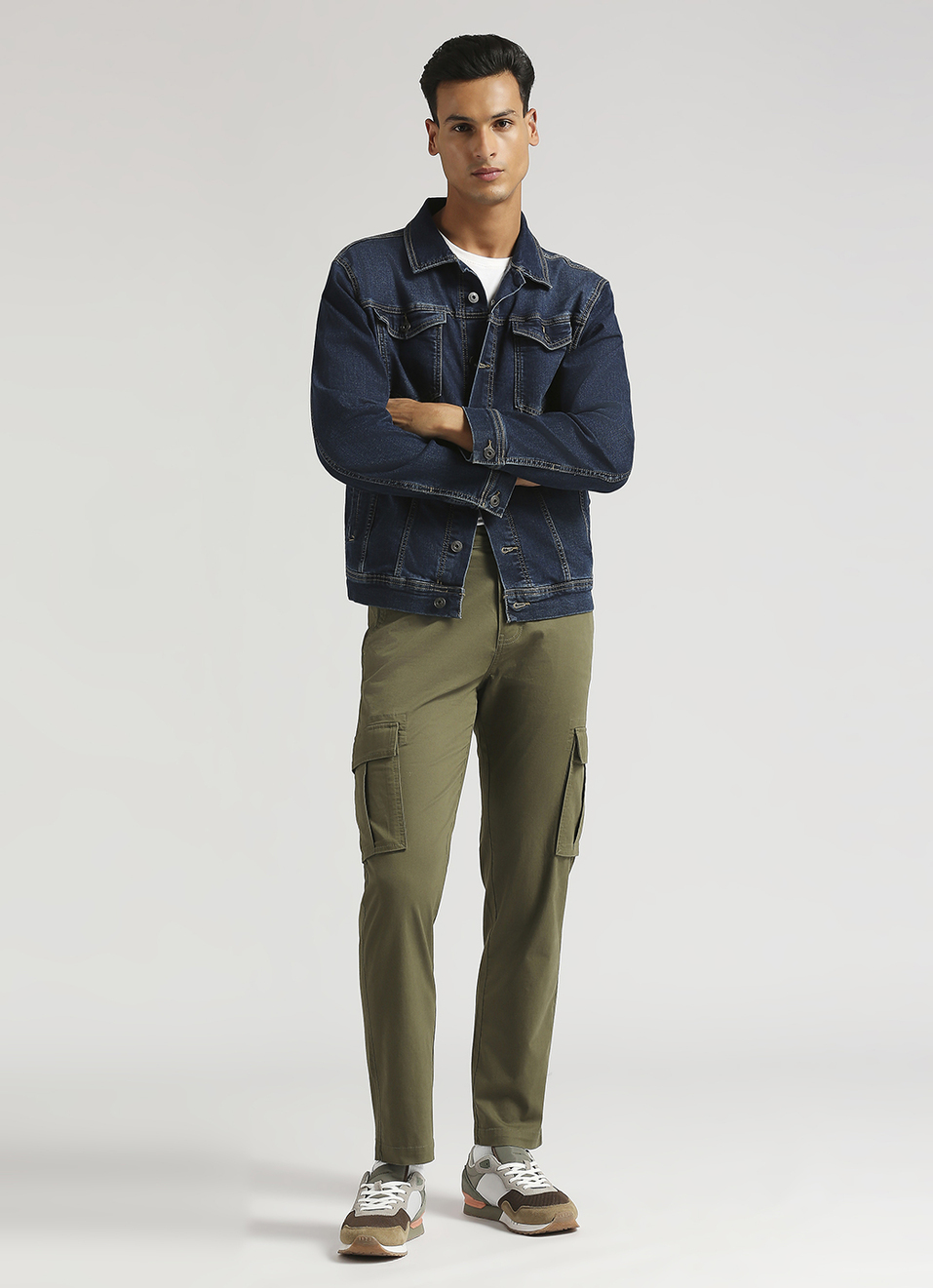 Men Green Lightweight Mid Rise Stretch Cargos, , large image number 1