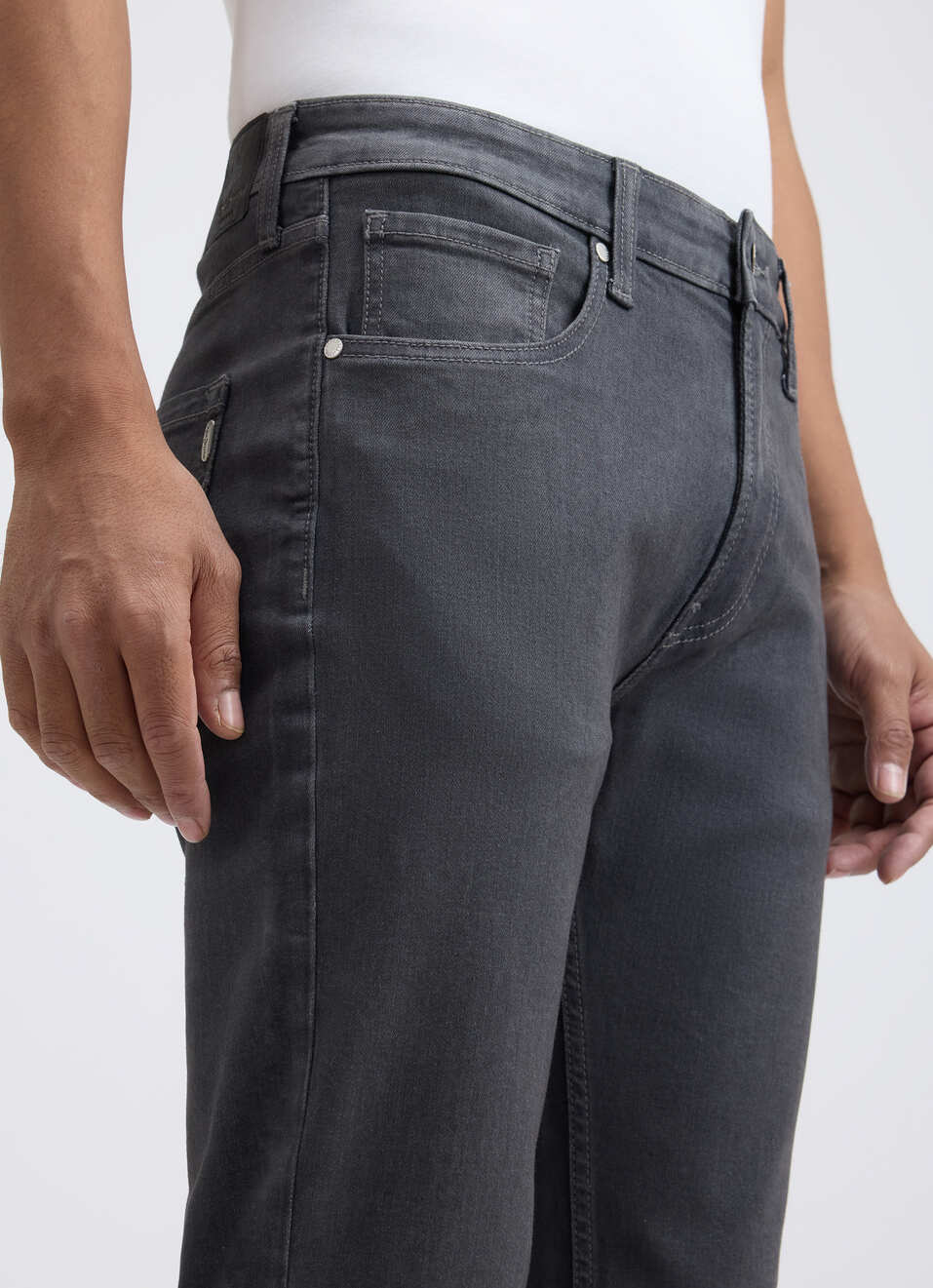 Men Grey Straight Mid Rise All-climate Stretchable Jeans, , large image number 4