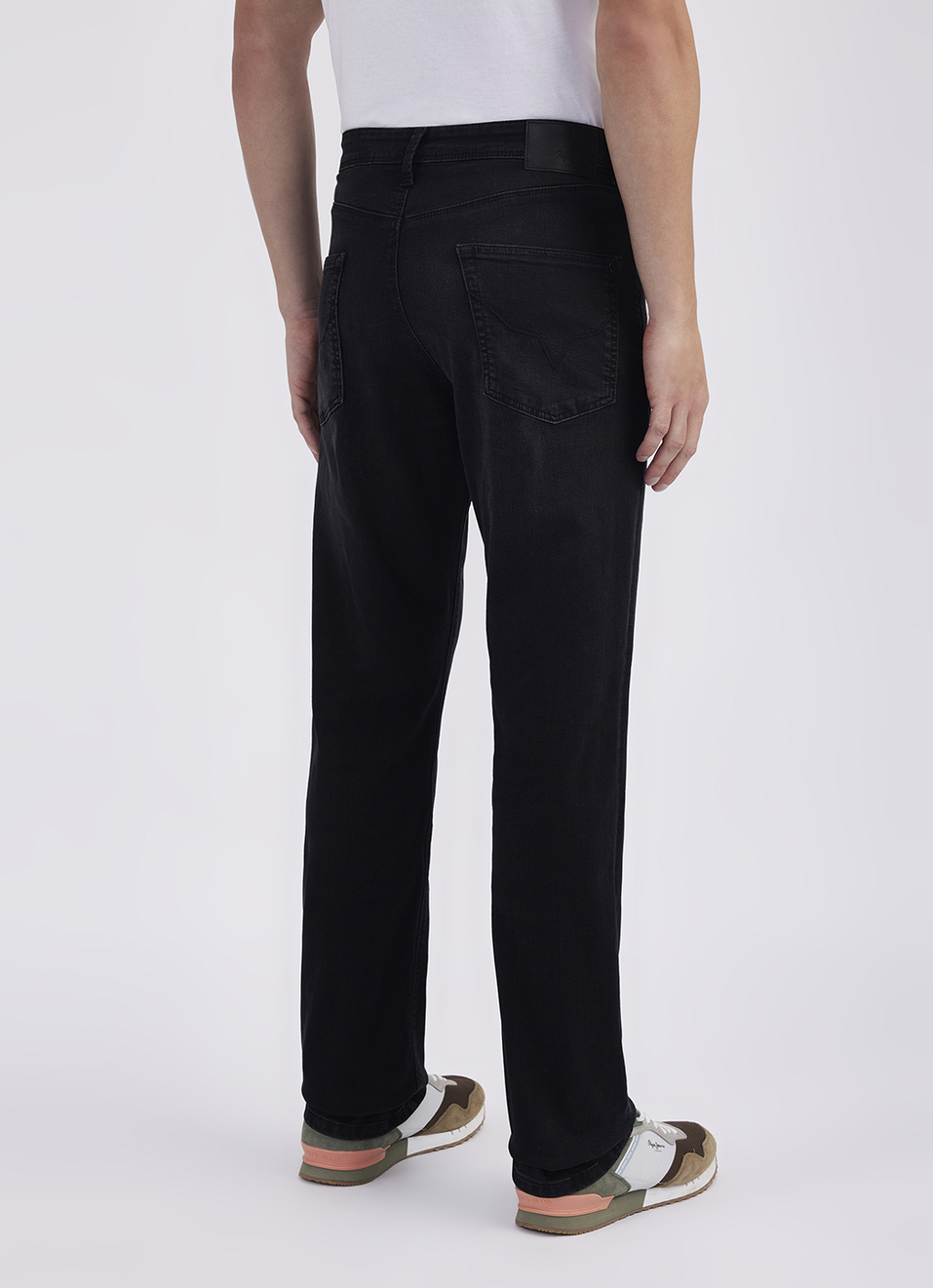 Men Black Mid Rise Straight Powerflex Extrastretchable Jeans, , large image number 2