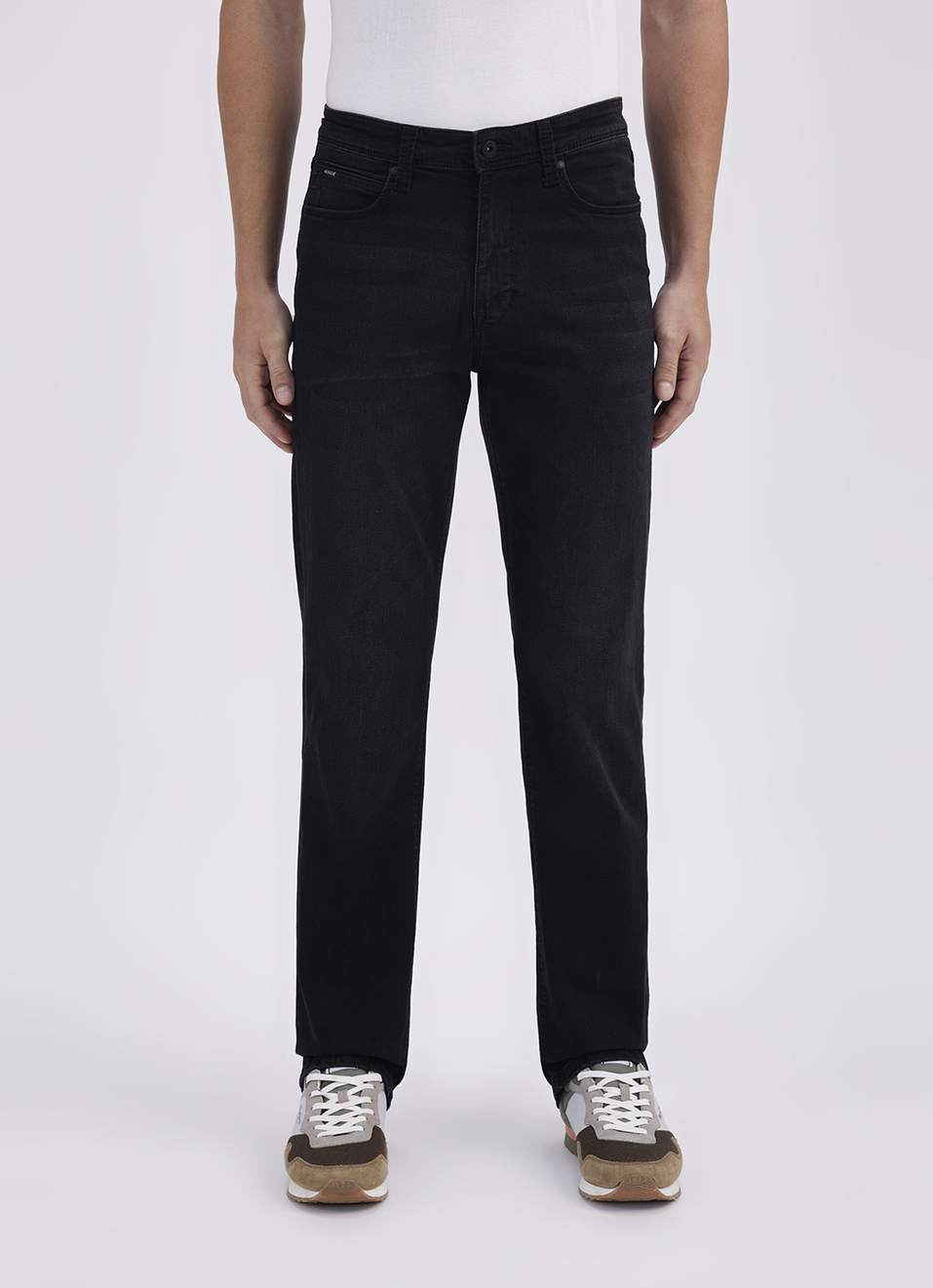 Men Black Mid Rise Straight Powerflex Extrastretchable Jeans, , large image number 5