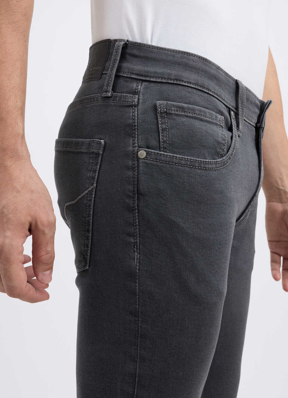 Men Grey Slim Fit Mid Rise All-climate Stretchable Jeans, , large image number 4