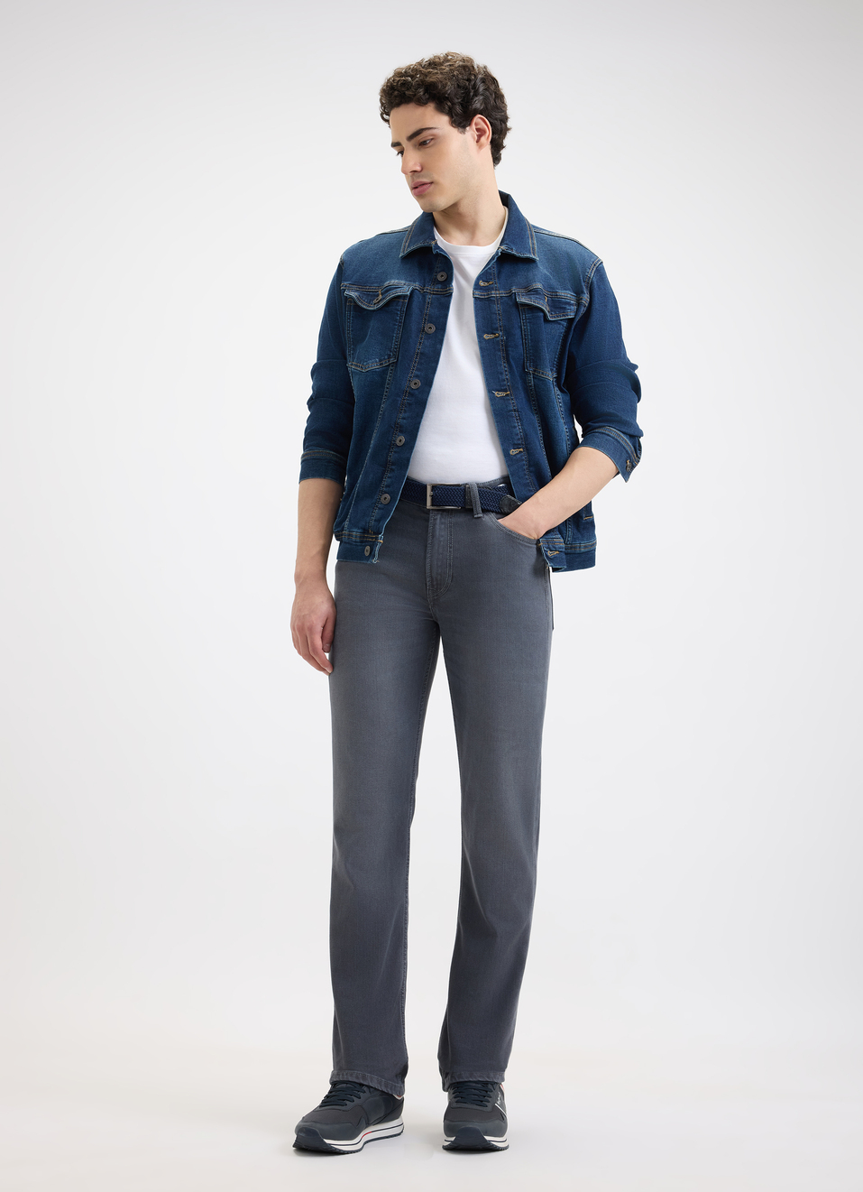 Men Grey Straight Fit Mid Rise Jeans , , large image number 5