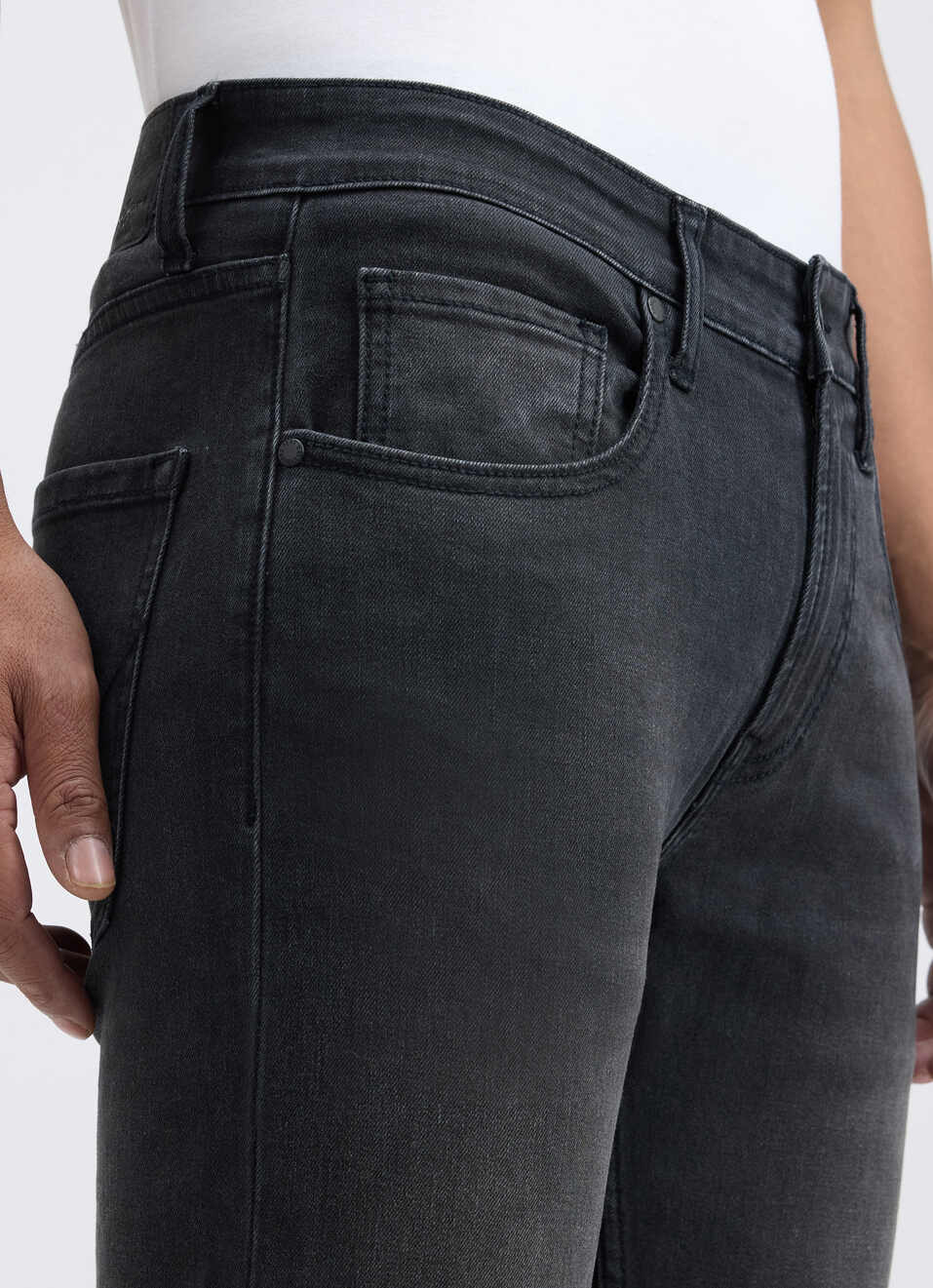 Men Black Slim Fit Mid Rise All-climate Stretchable Jeans, , large image number 4