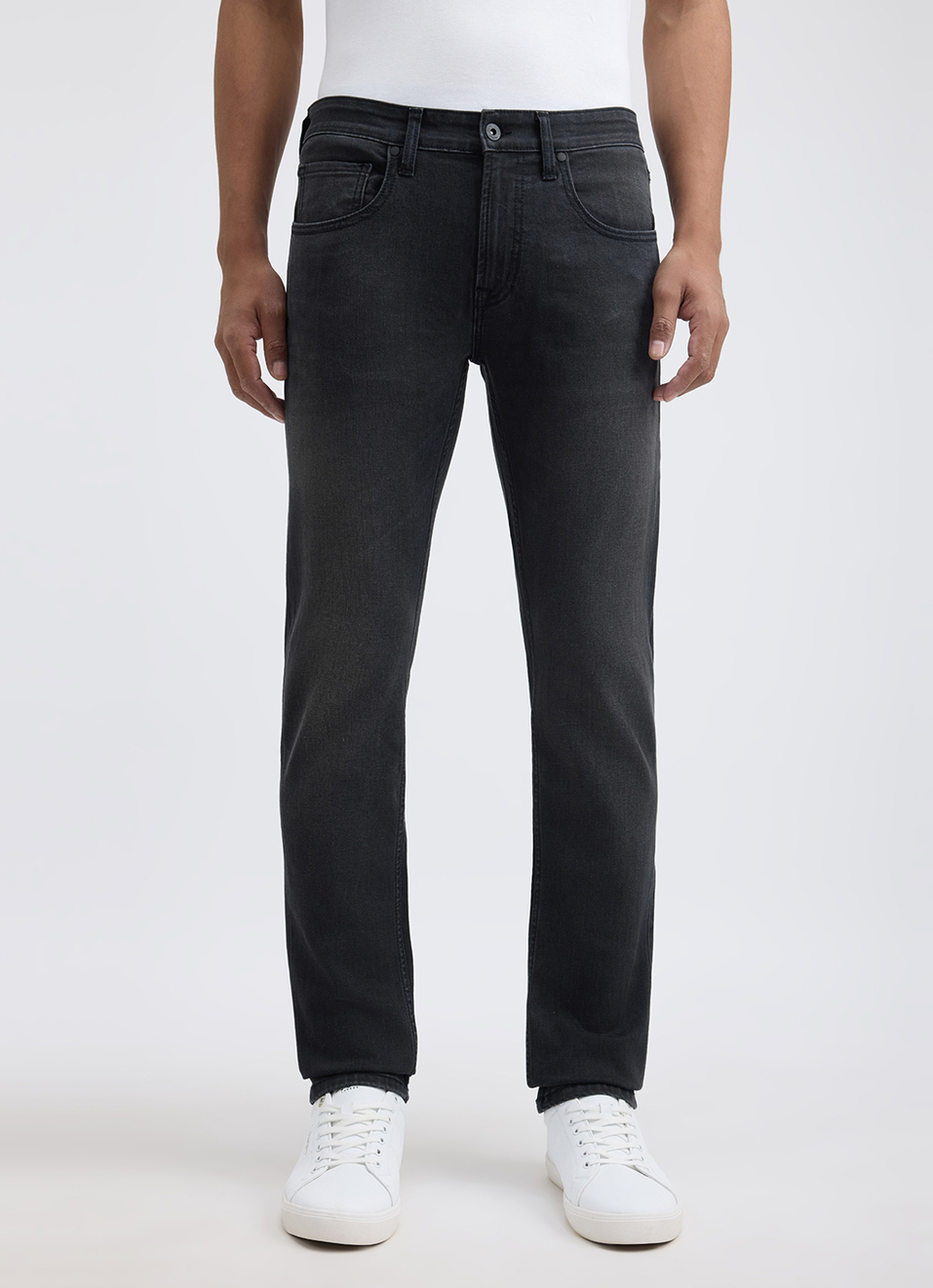 Men Black Slim Fit Mid Rise All Climate Streachable Jeans, , large image number 4