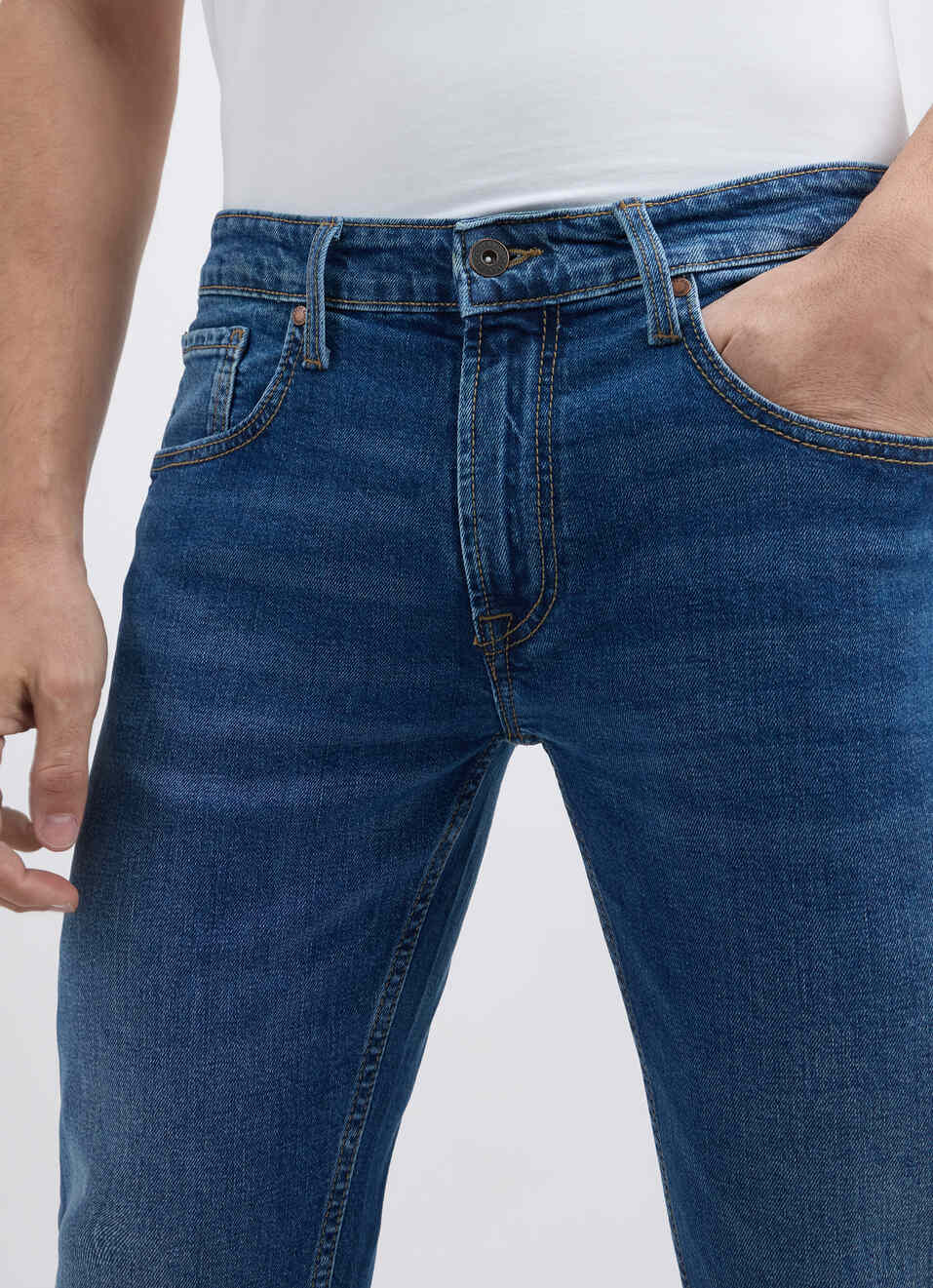 Men Blue Slim Fit Mid Rise Jeans , , large image number 4