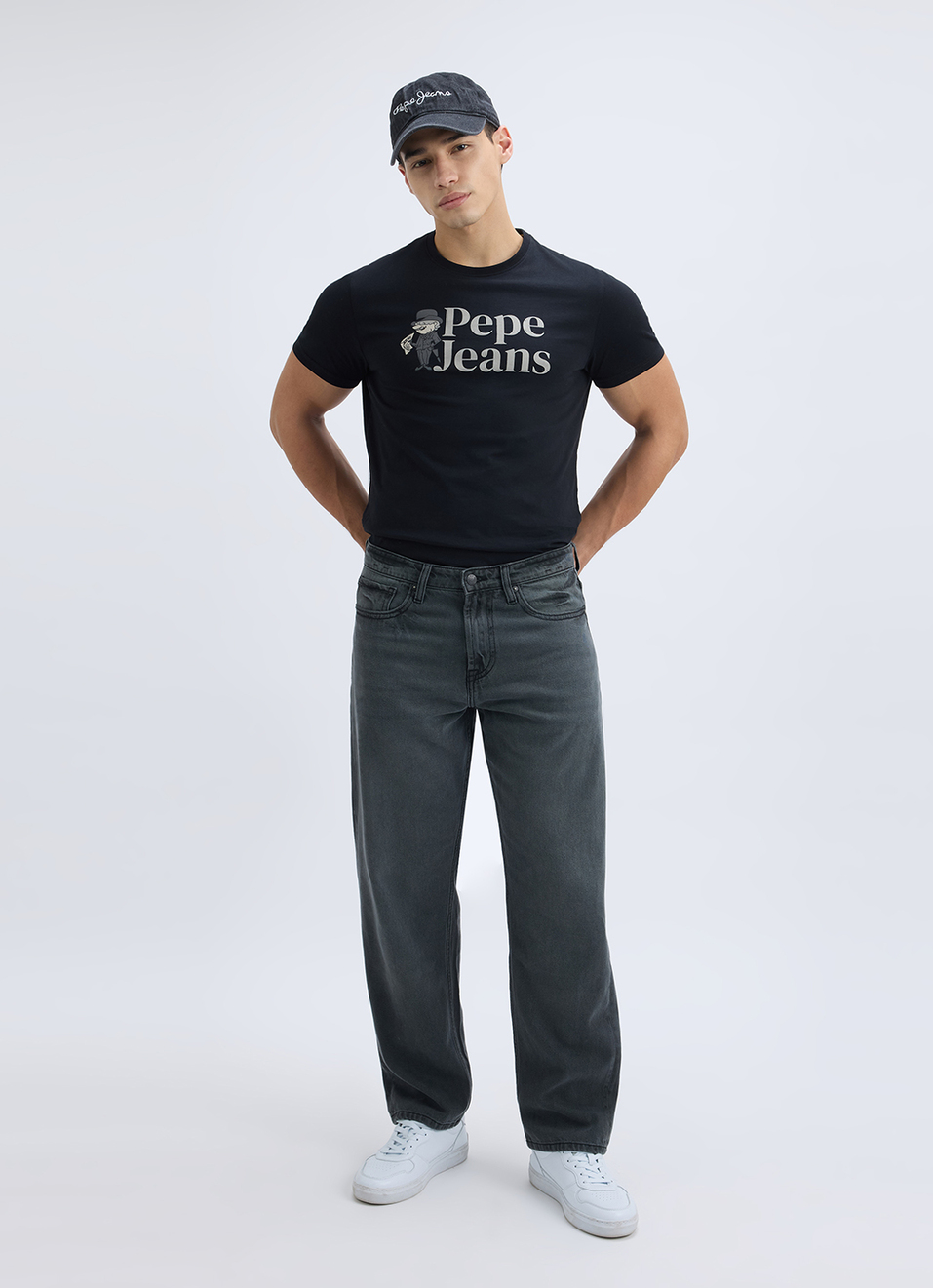 Men Black Relaxed Barrel Fit Mid Rise Jeans , , large image number 6