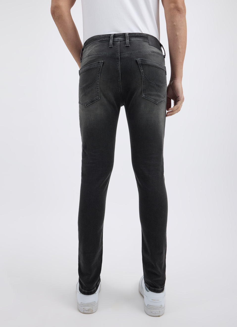 Men Black Mid Rise Tapered Gymindigo Jogger Like Jeans, , large image number 2
