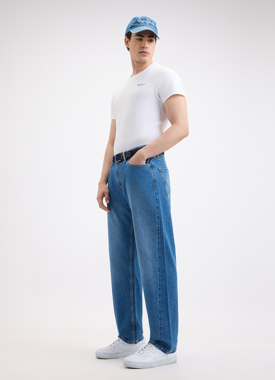 Men Blue Relaxed Barrel Fit Mid Rise Jeans, , large image number 5