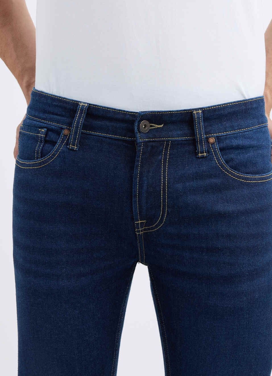 Men Dark Blue Skinny Fit Mid Rise Jeans , , large image number 4
