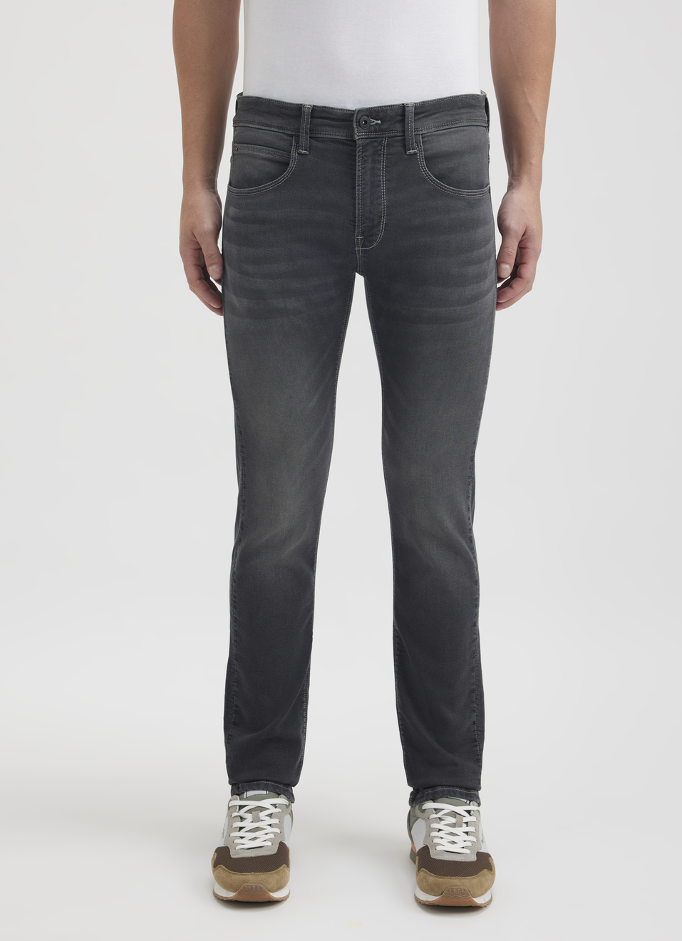 Men Black Mid Rise Slim Powerflex Jeans, , large image number 1