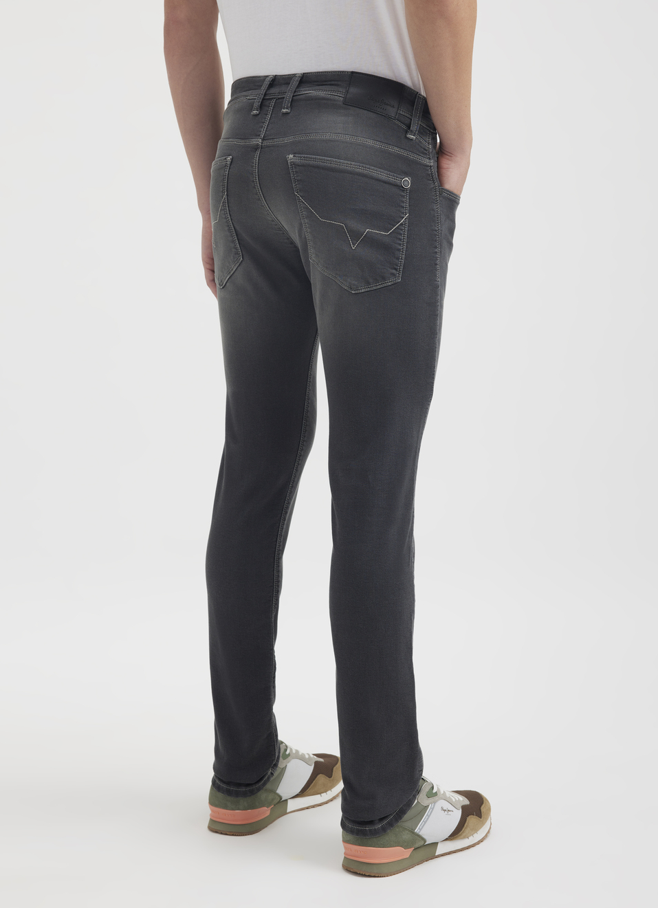 Men Black Mid Rise Slim Powerflex Jeans, , large image number 2