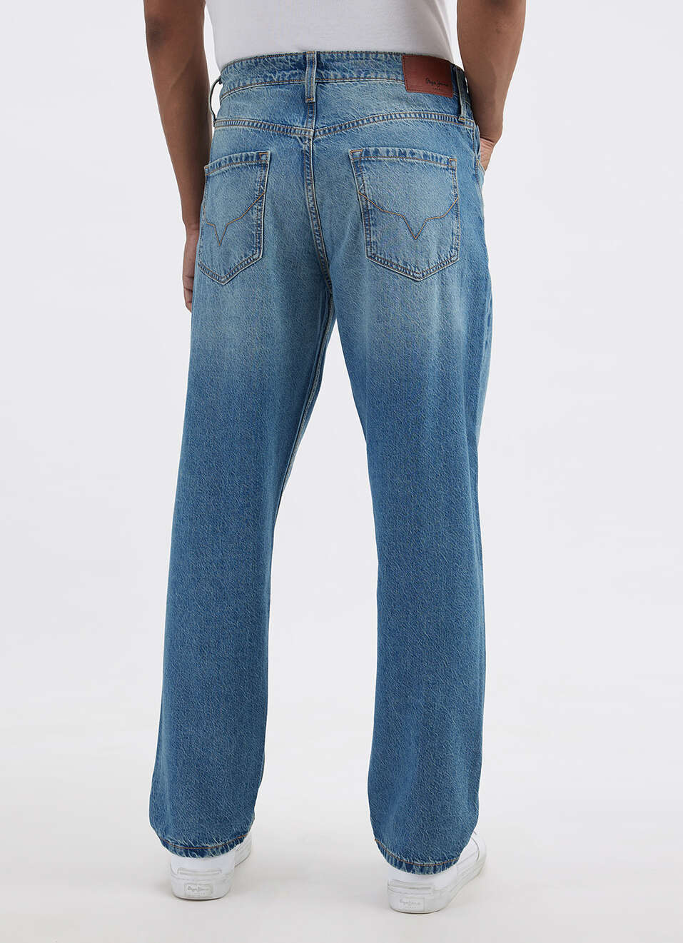 Men Blue Relaxed Barrel Fit Mid Rise Jeans, , large image number 4