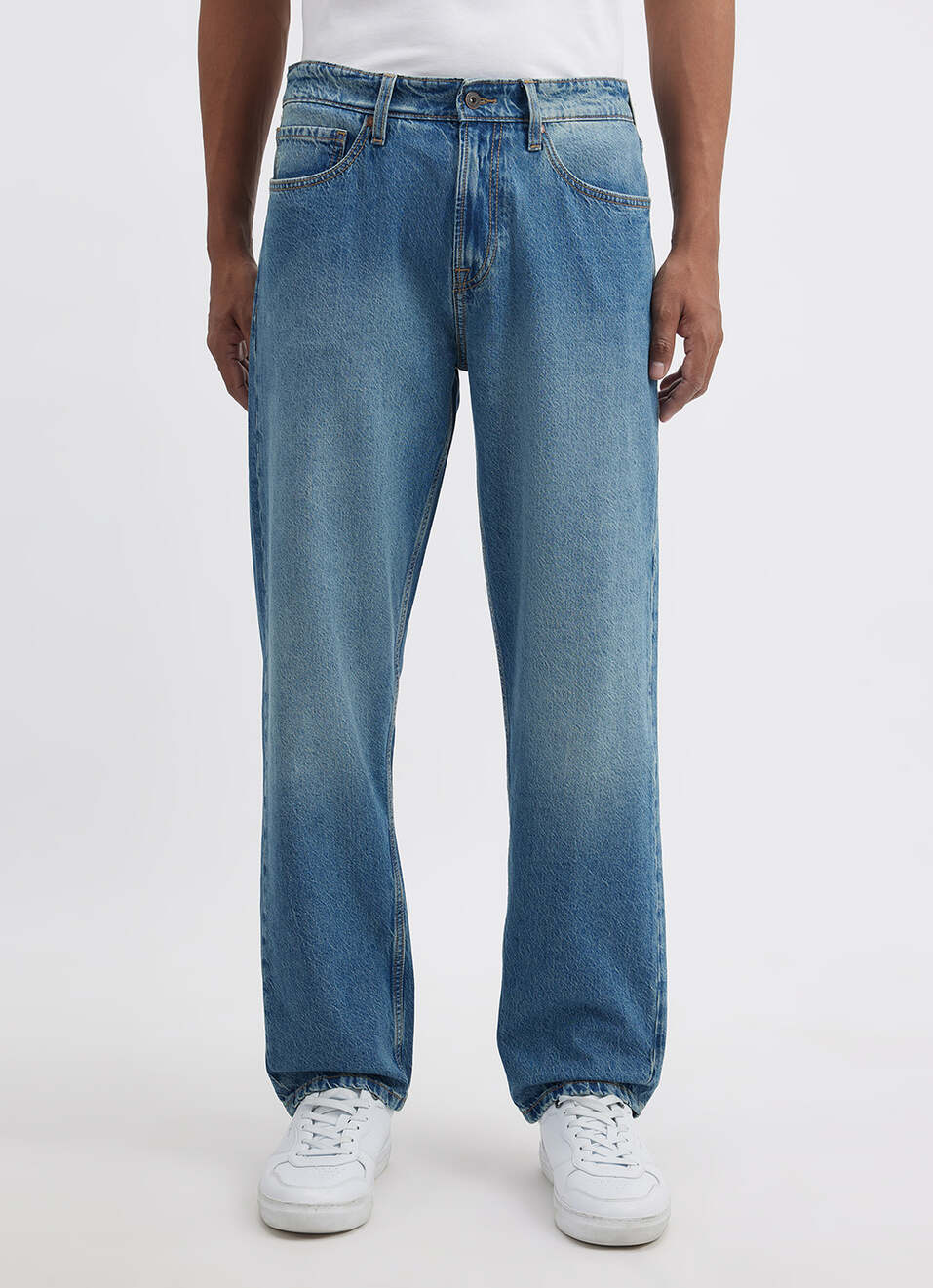 Men Blue Relaxed Barrel Fit Mid Rise Jeans, , large image number 5