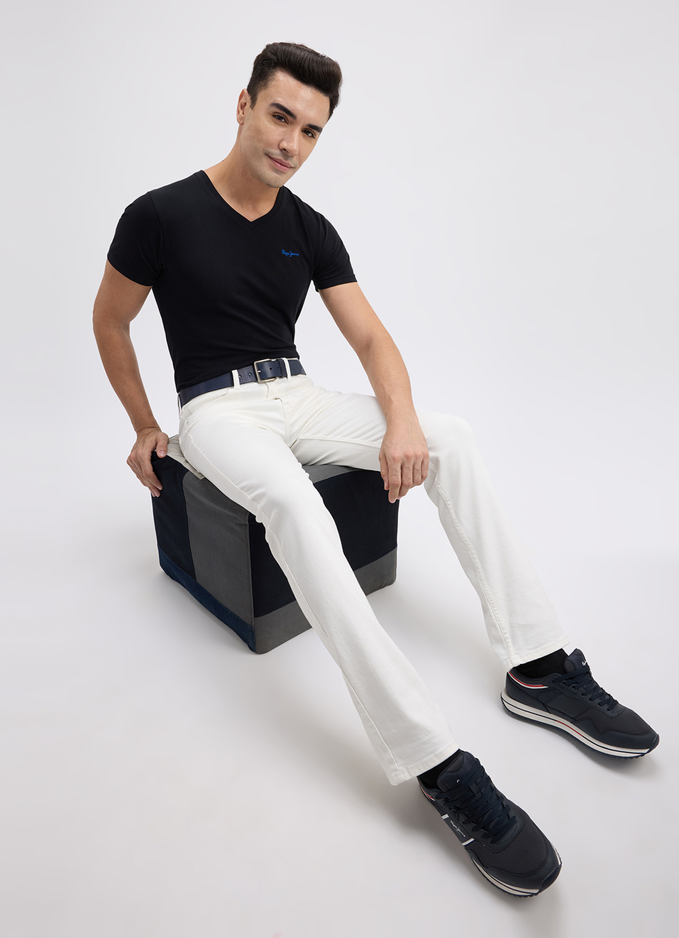 Men White Straight Fit Mid Rise Jeans , , large image number 6