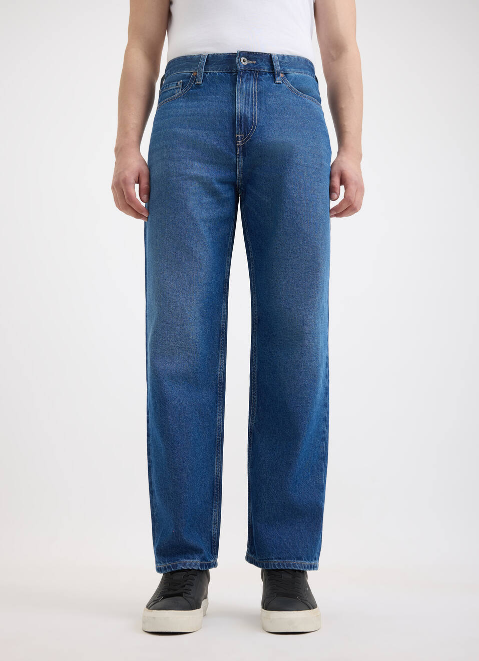 Men Blue Relaxed Barrel Fit Mid Rise Jeans , , large image number 1