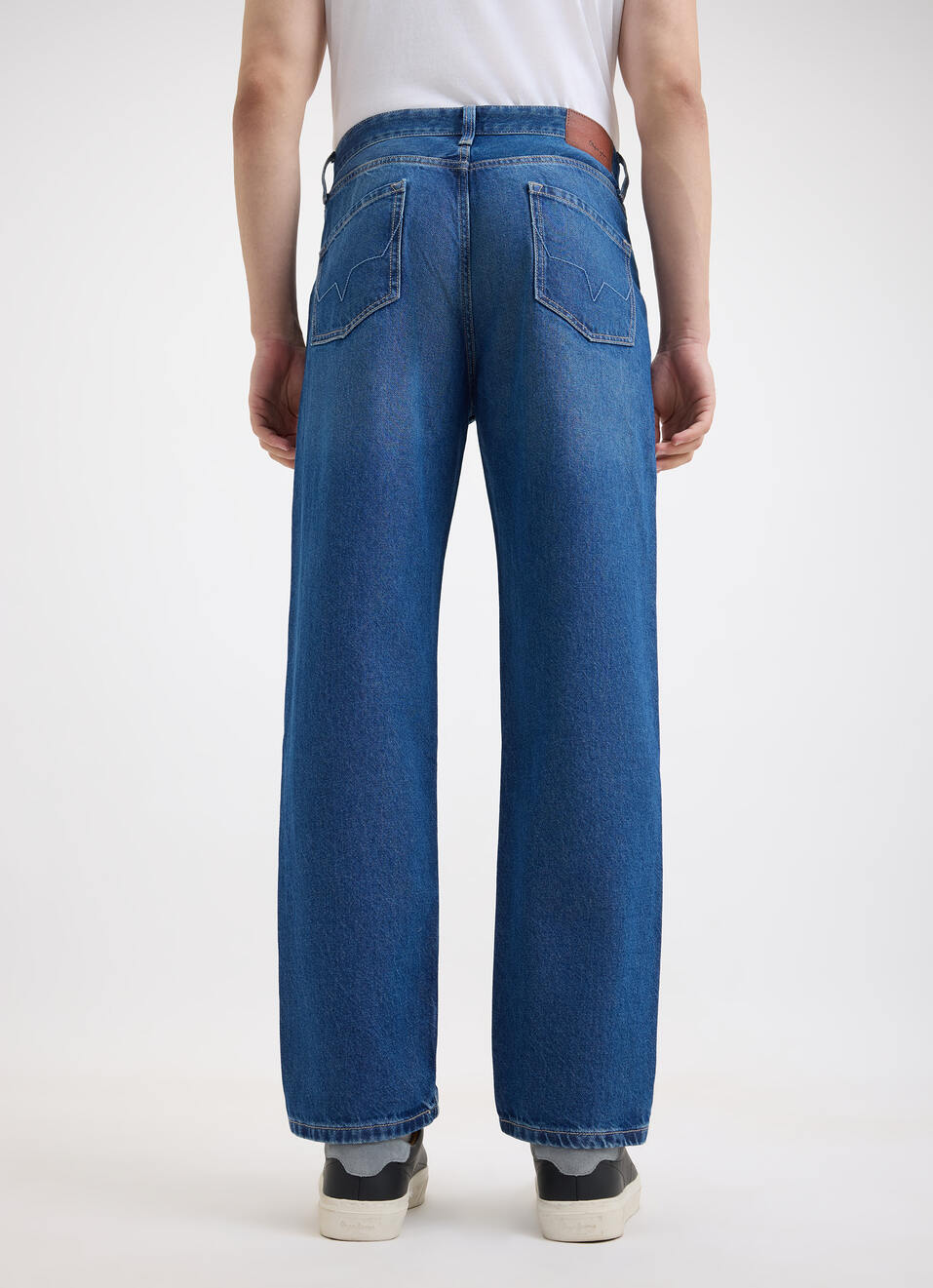 Men Blue Relaxed Barrel Fit Mid Rise Jeans , , large image number 2