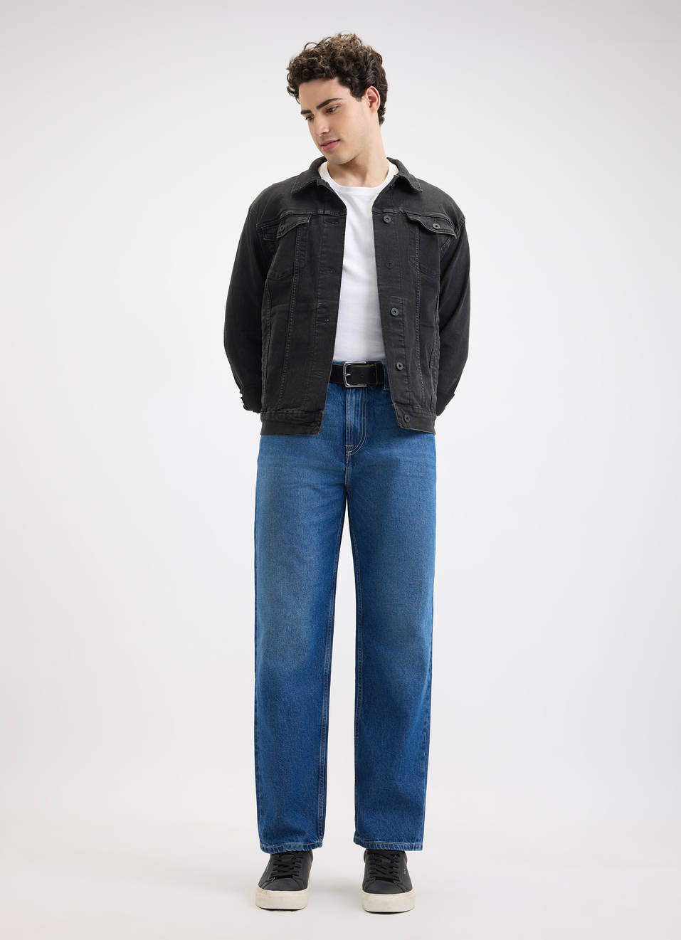 Men Blue Relaxed Barrel Fit Mid Rise Jeans , , large image number 5