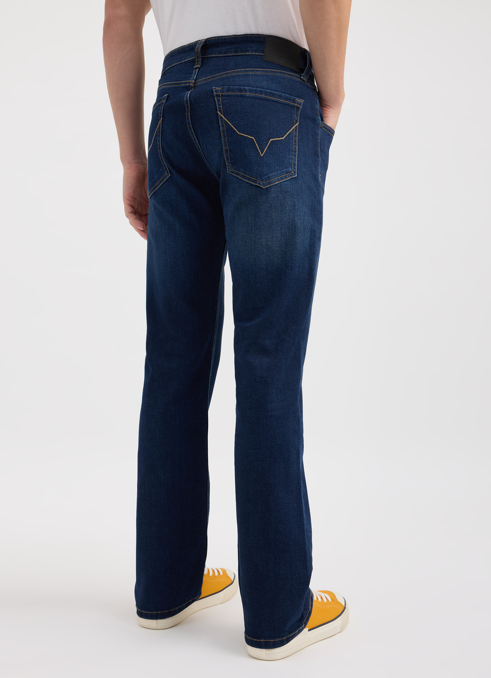 Men Blue Bootcut Fit Mid Rise All-climate Stretchable Jeans, , large image number 2