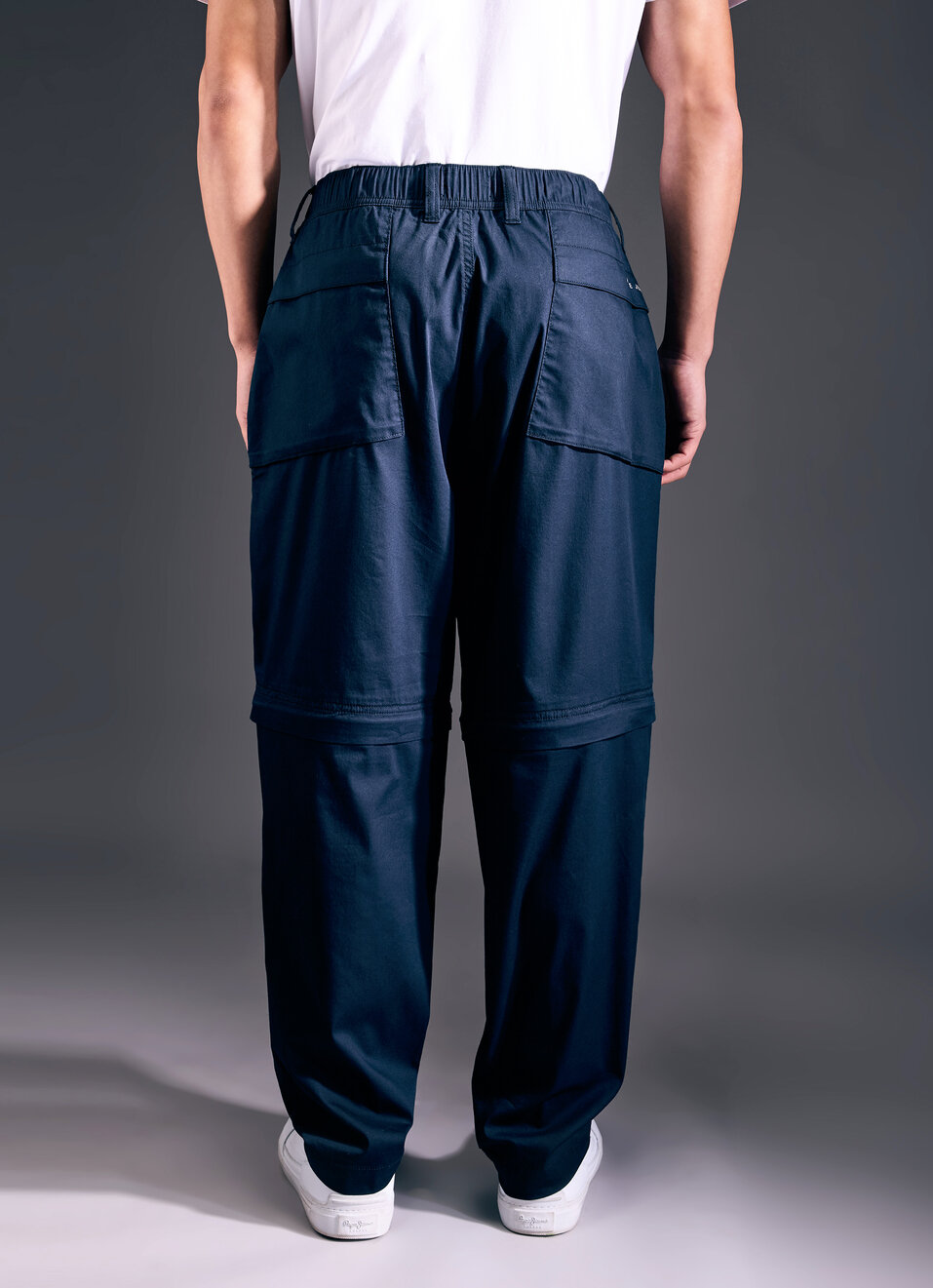 Men Black Mid Rise Convertible Joggers, , large image number 2