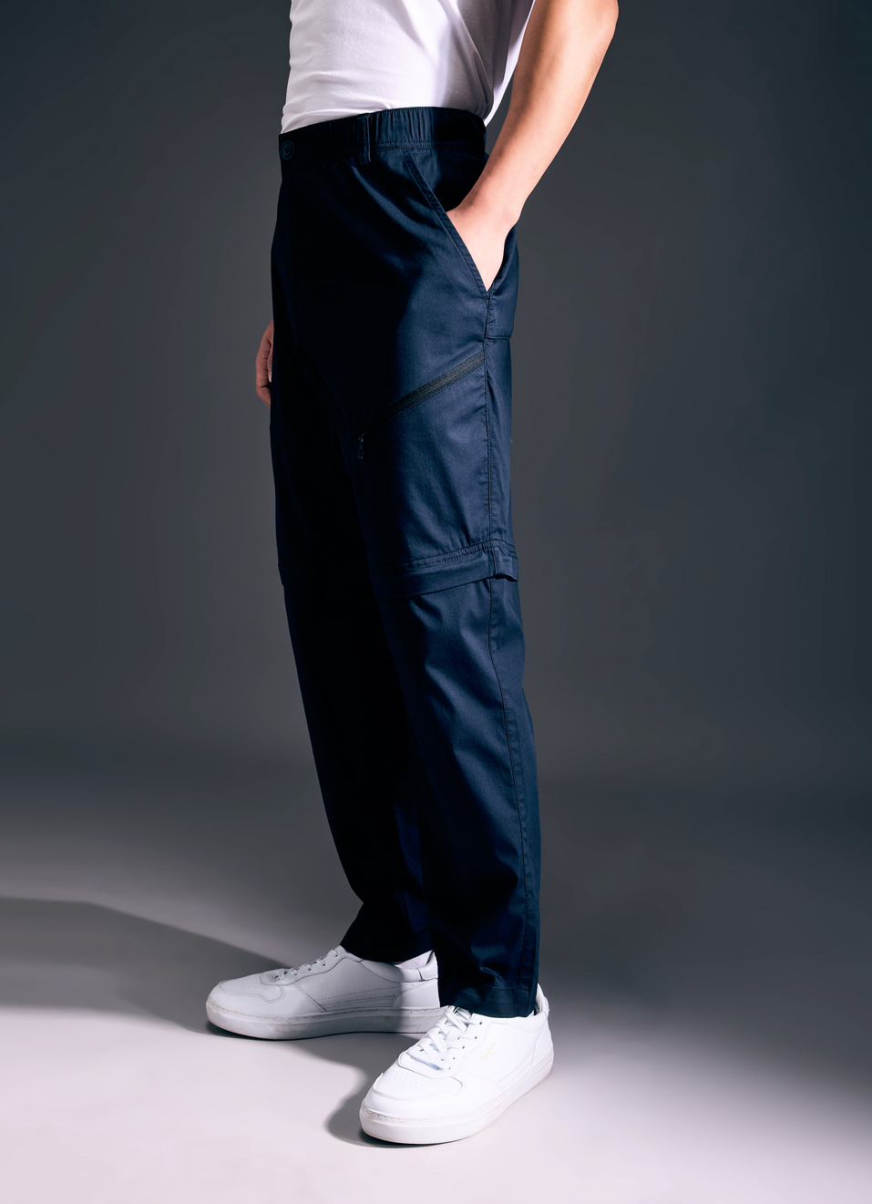 Men Black Mid Rise Convertible Joggers, , large image number 3